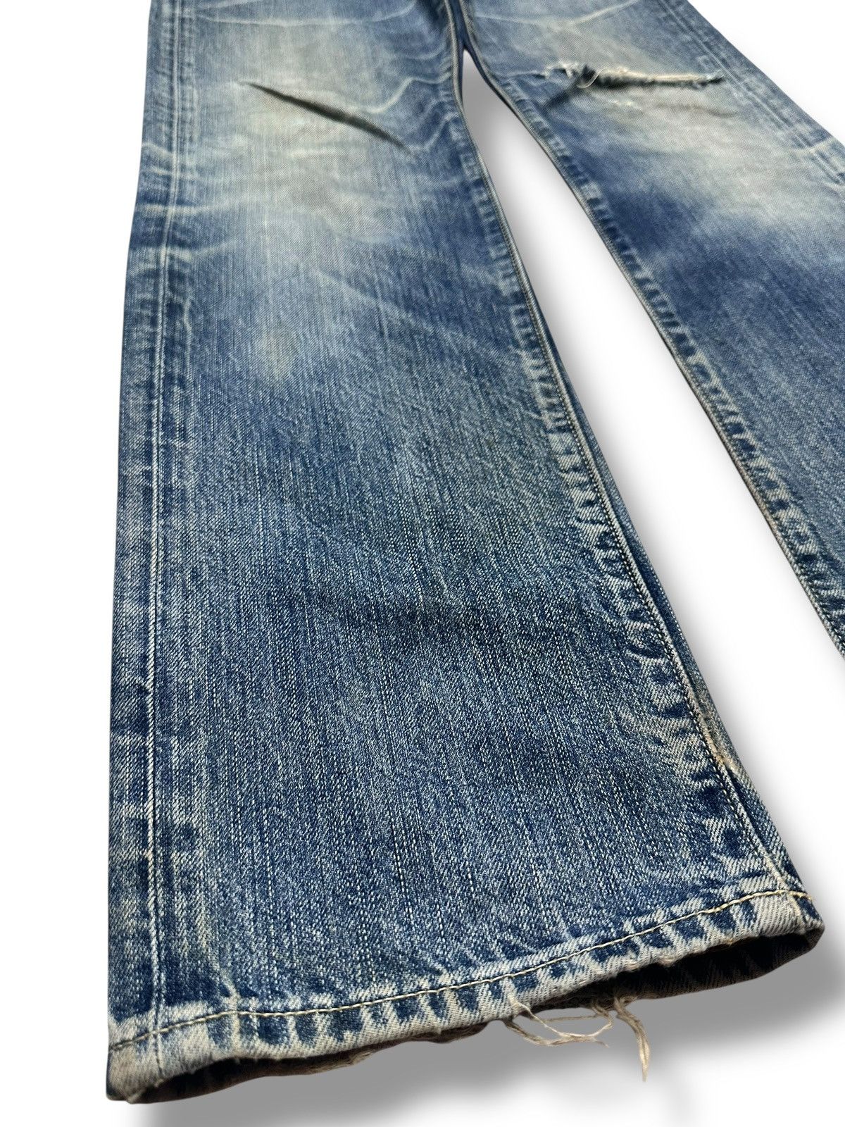 Uniqlo Vintage Uniqlo Distressed & Thunder Striked Vintage Looks Size US 32 / EU 48 - 11 Thumbnail