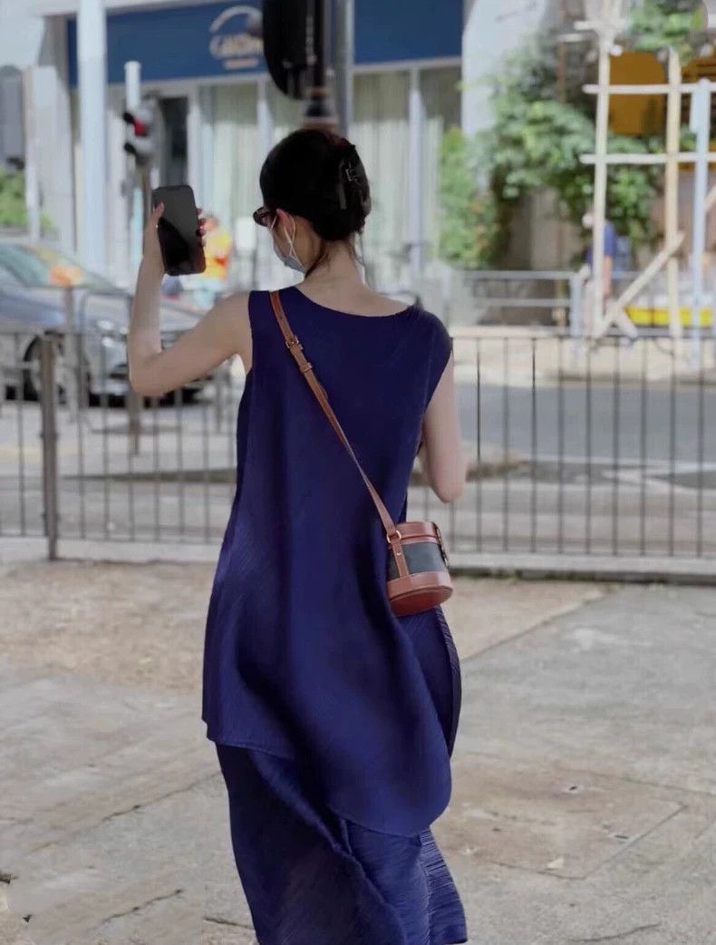Issey Miyake Issey Miyake size:5 Navy blue irregular-shaped dress Size XS / US 0-2 / IT 36-38 - 2 Thumbnail