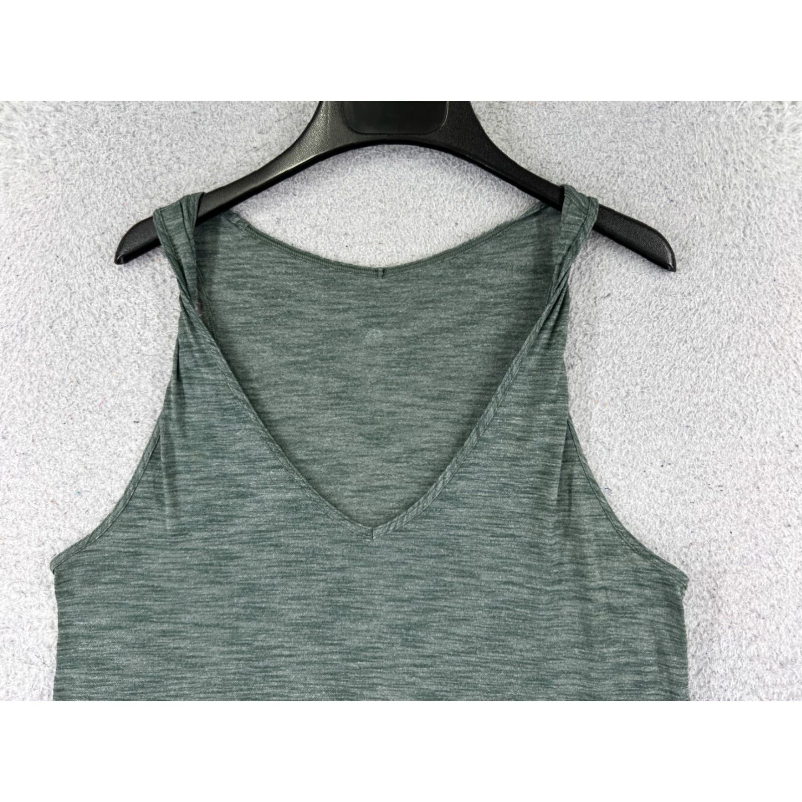 Lululemon Lululemon Shirt Women 6 Green Do The Twist Tank Yoga Luon Silverescent W1ATVS Size M / US 6-8 / IT 42-44 - 4 Thumbnail