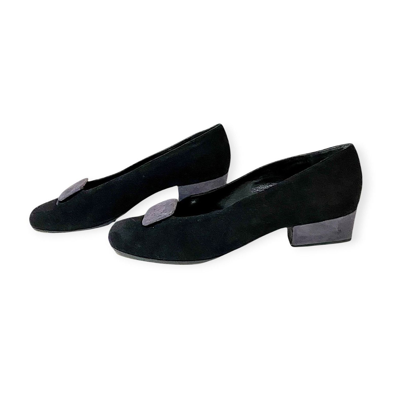 Robert Clergerie 1990s Clergerie Suede Pumps w/ Removable Ornament Sz 7 Size US 7 / IT 37 - 6 Thumbnail