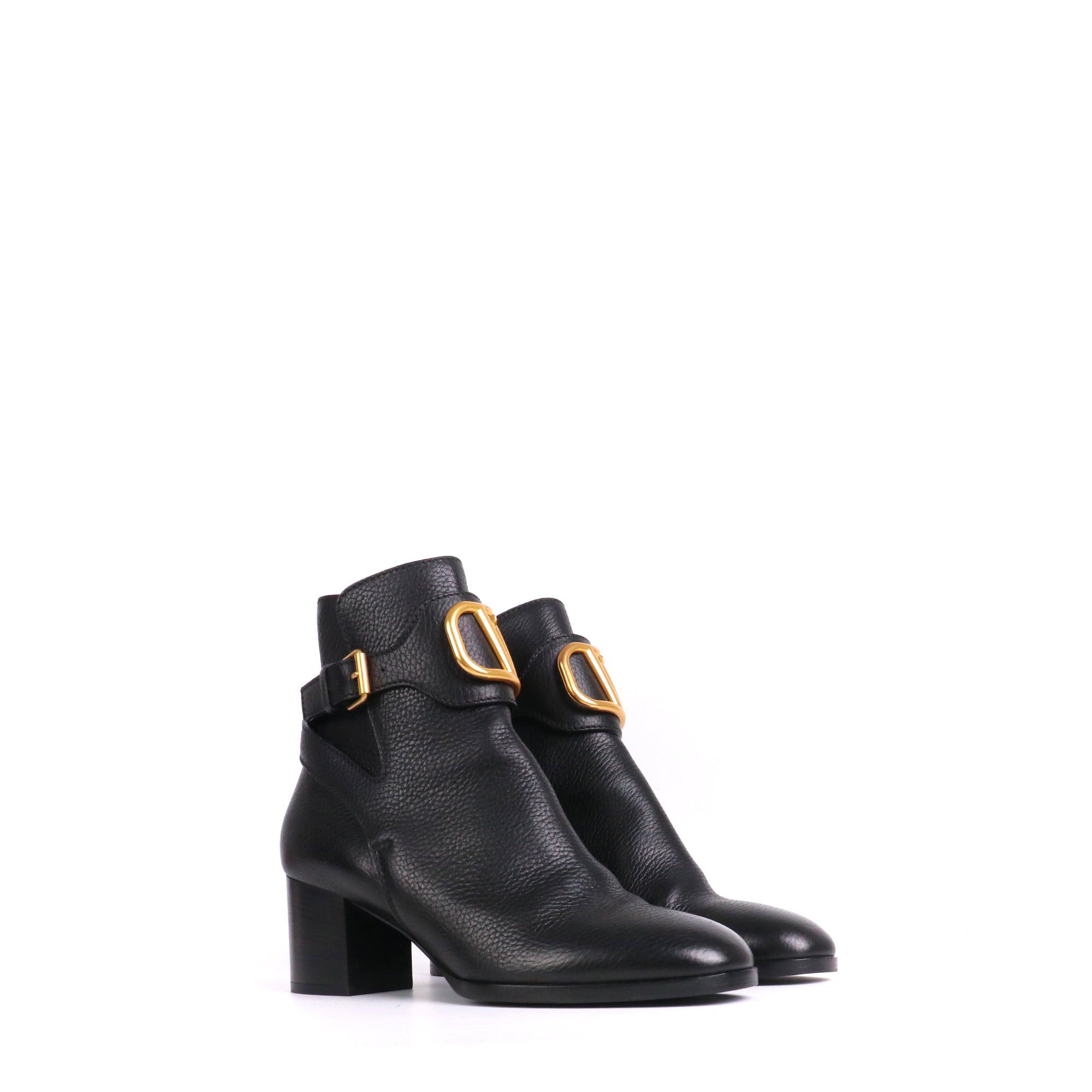 Valentino VALENTINO - Valentino Vlogo ankle boots in black grained leather (T38) Size US 7 / IT 37 - 1 Thumbnail