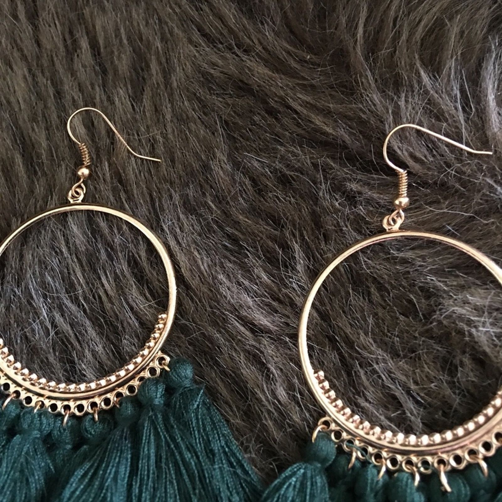 Jewelry Gold tone fish hook green tassel earrings Size ONE SIZE - 4 Thumbnail