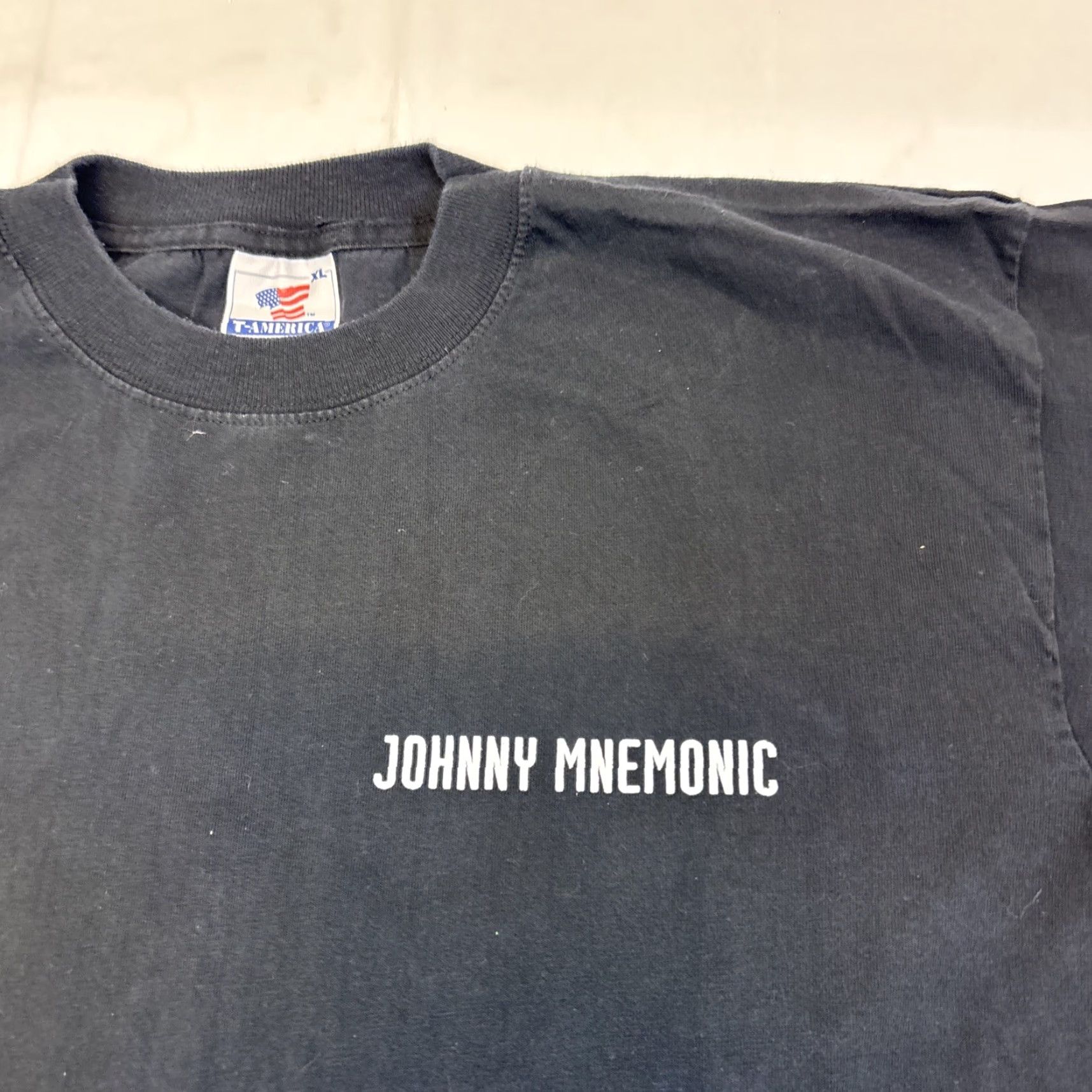 Vintage VINTAGE Johnny Mnemonic T-Shirt “The Ultimate Hard Drive” Black XL Mens T-Shirt Size US XL / EU 56 / 4 - 2 Thumbnail
