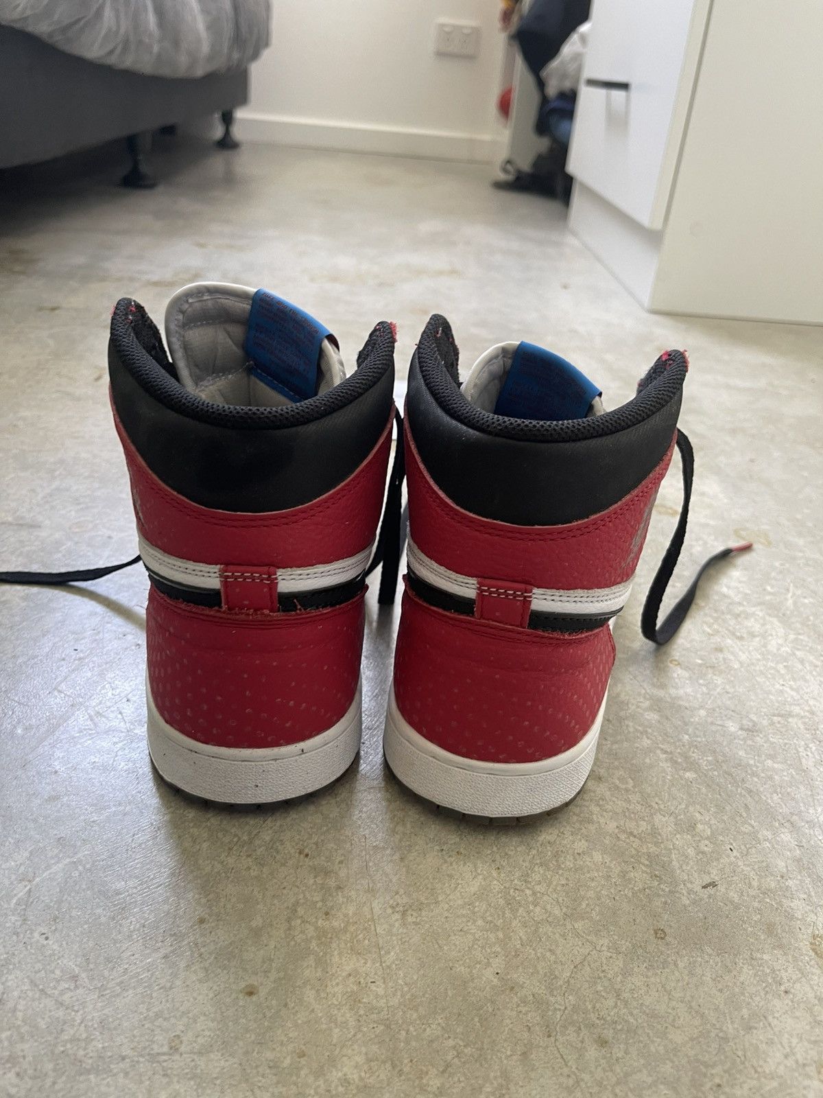 Jordan Brand × Nike Nike AJ1 “origin story” Size US 10.5 / EU 43-44 - 4 Thumbnail