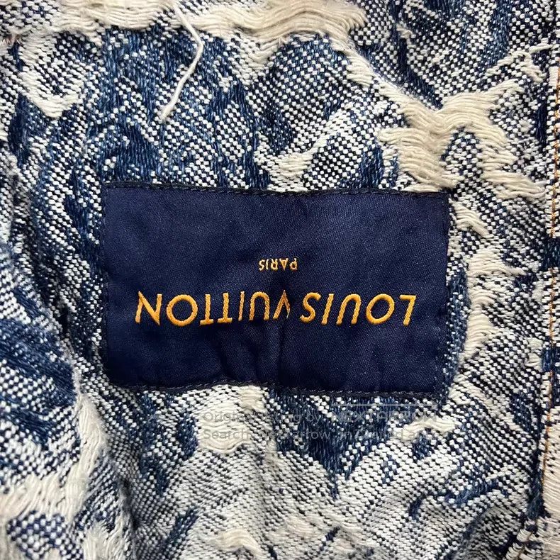 Louis Vuitton Louis Vuitton Blue and white print denim jacket Size US S / EU 44-46 / 1 - 3 Thumbnail