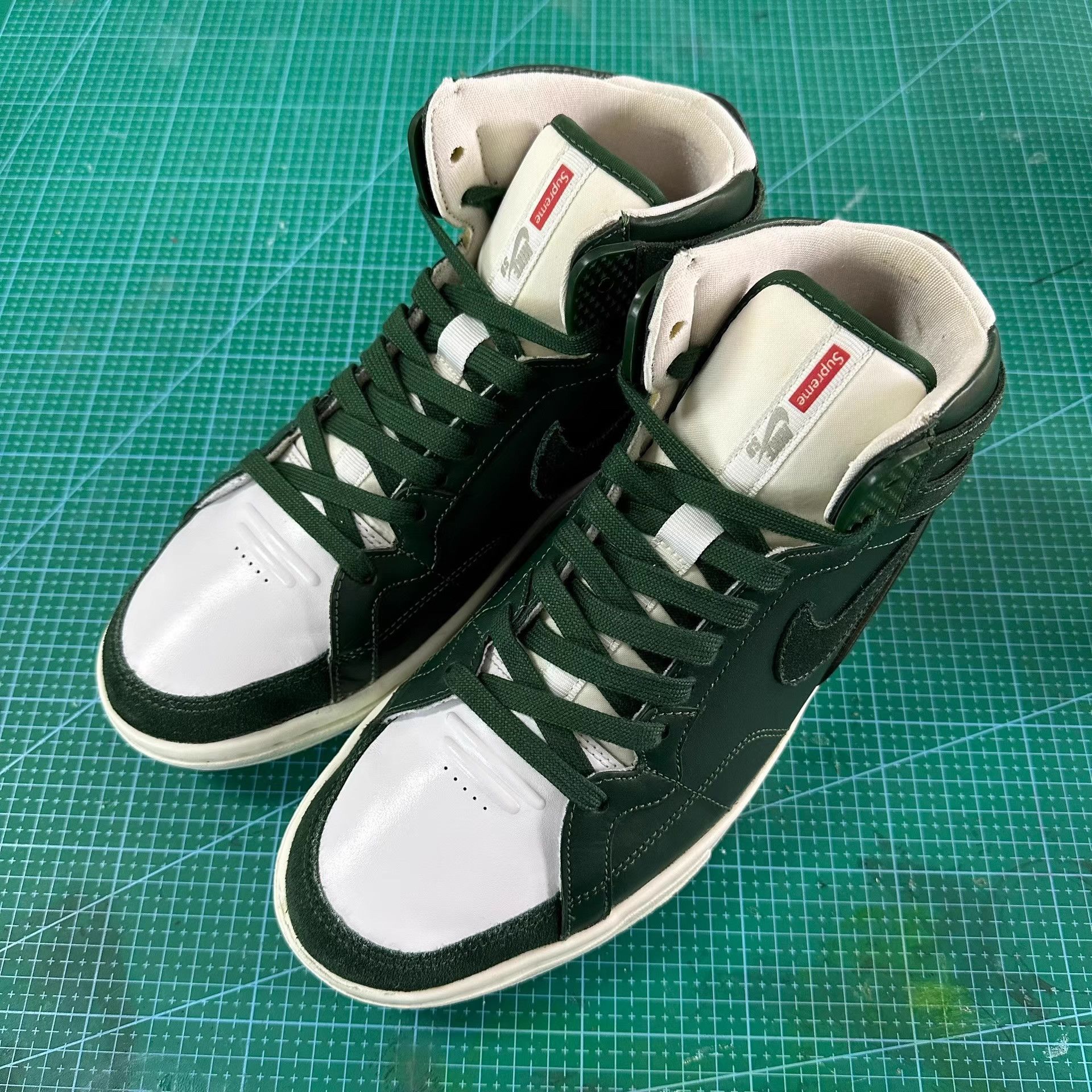 Nike Supreme x Nike Zoom Air 94 Sneakers, White & Green Ｑ20 Size US 8 / EU 41 - 1 Thumbnail