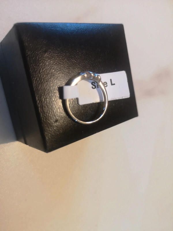 Designer 9ct white gold diamond ring Size ONE SIZE - 5 Thumbnail