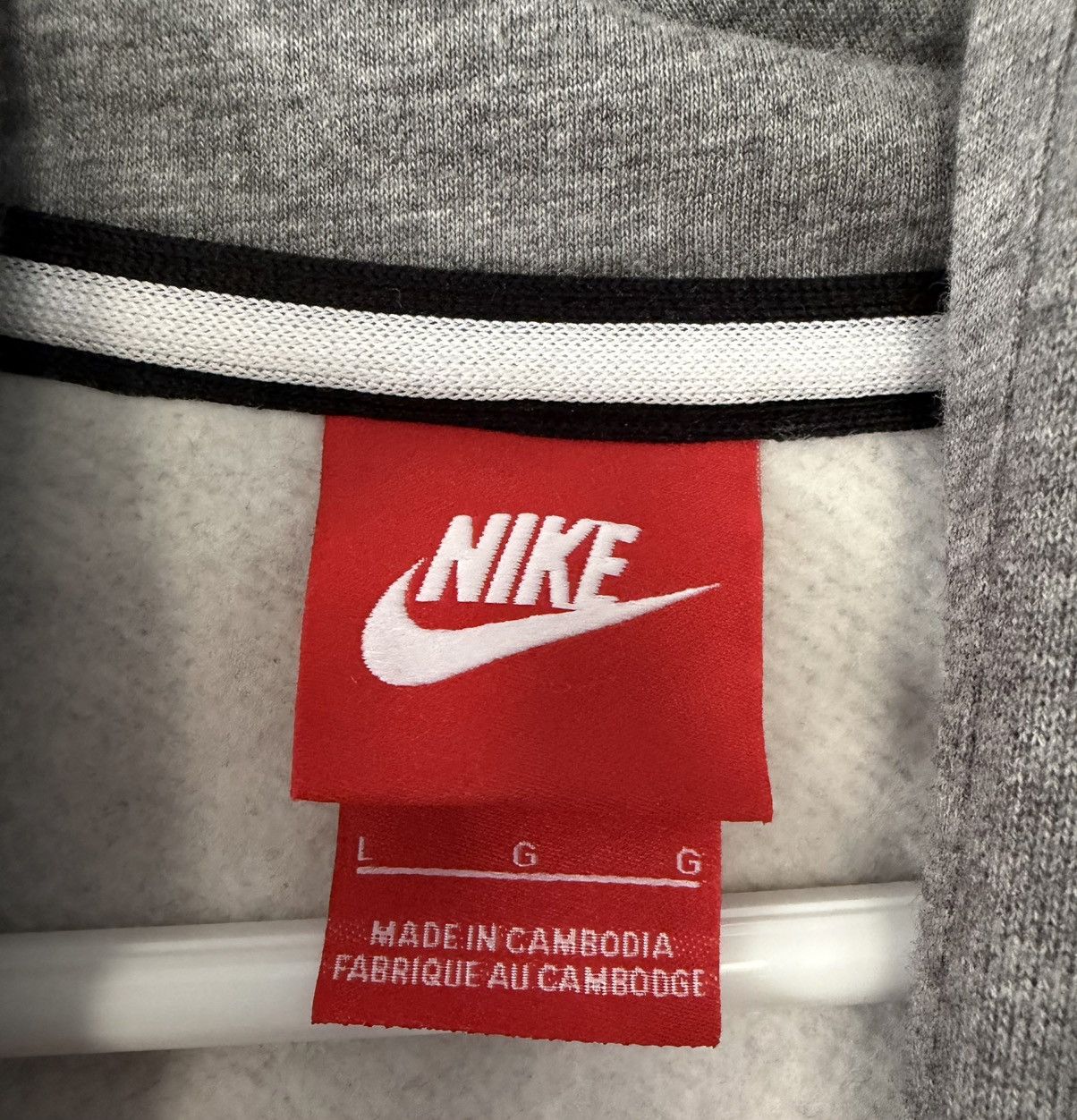 Nike NIKE AIR HOODIE - LIMITED EDITION RED SWISH PULLOVER Size US L / EU 52-54 / 3 - 4 Thumbnail