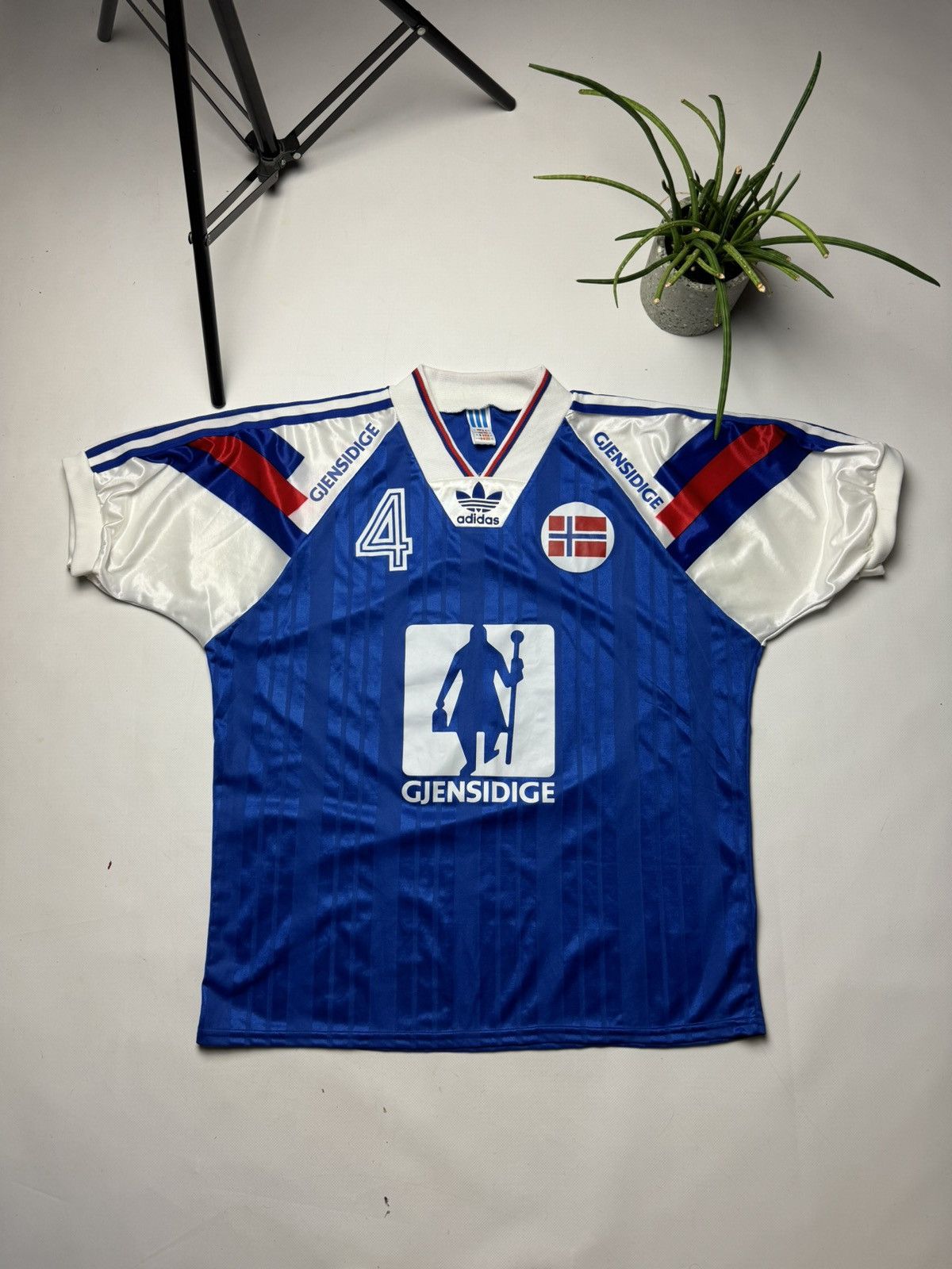 Vintage Rare vintage adidas Norway handball jersey y2k Size US XL / EU 56 / 4 - 2 Thumbnail