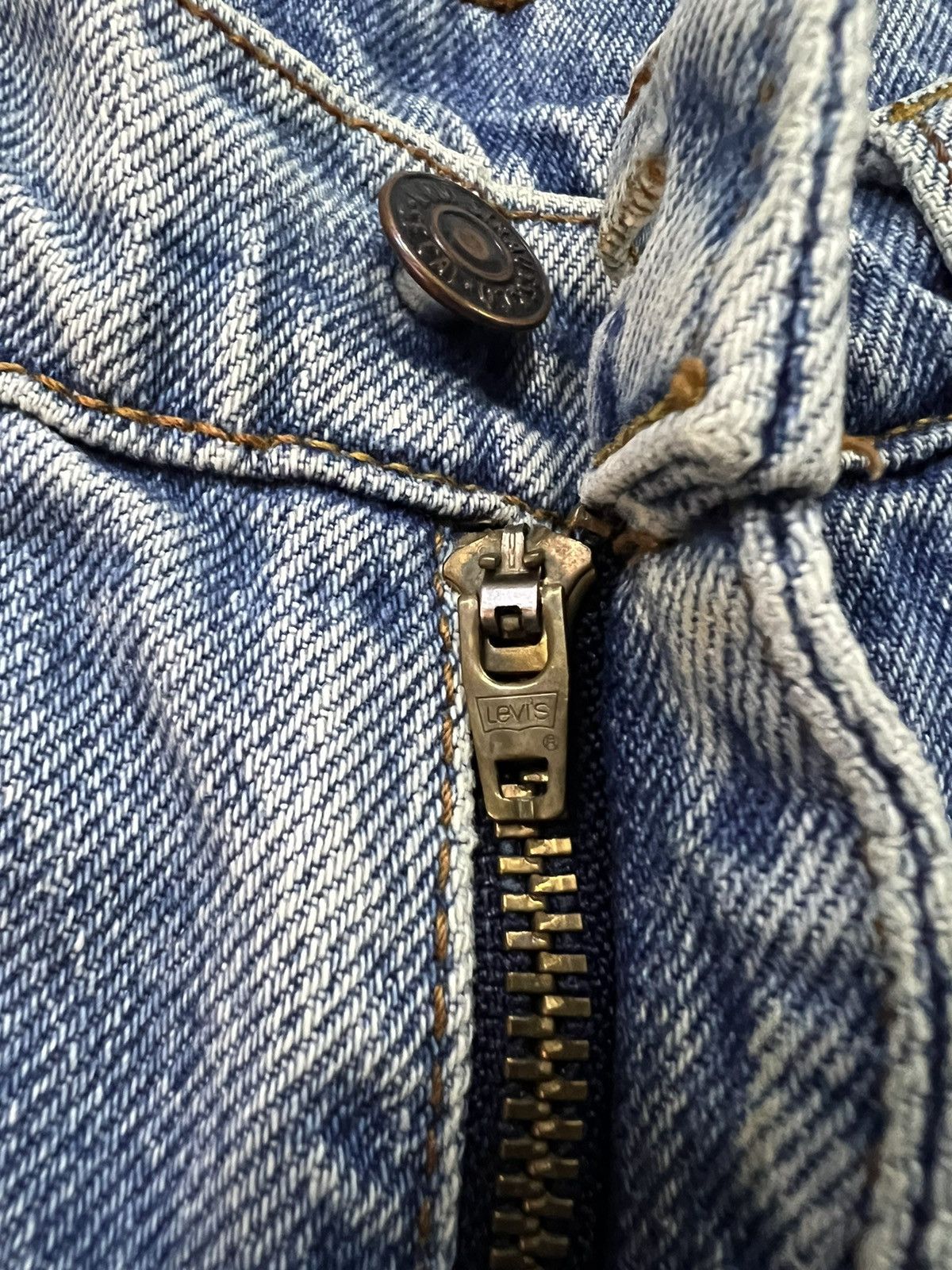Levi's × Levi's Vintage Clothing VINTAGE LEVIS 505 LIGHT WASH Size US 29 - 9 Thumbnail