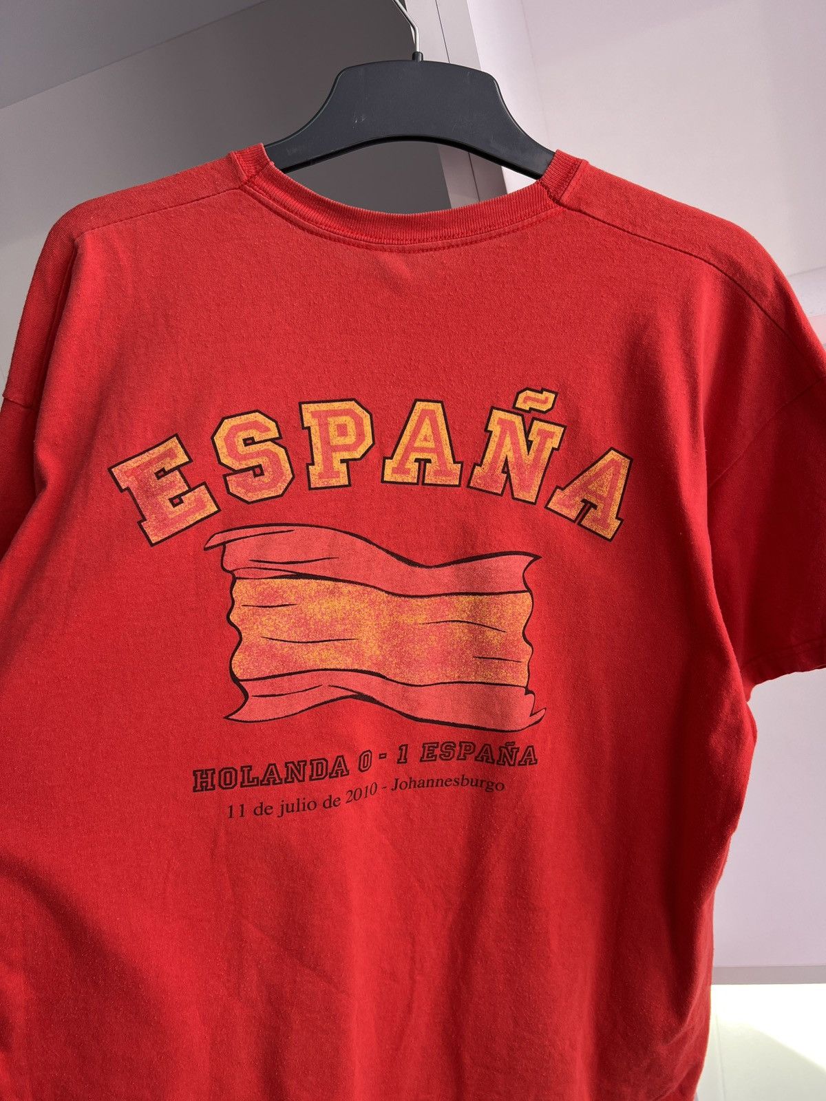 Vintage Vintage Spain Campeones 2010 world cup tee Size US XL / EU 56 / 4 - 15 Thumbnail