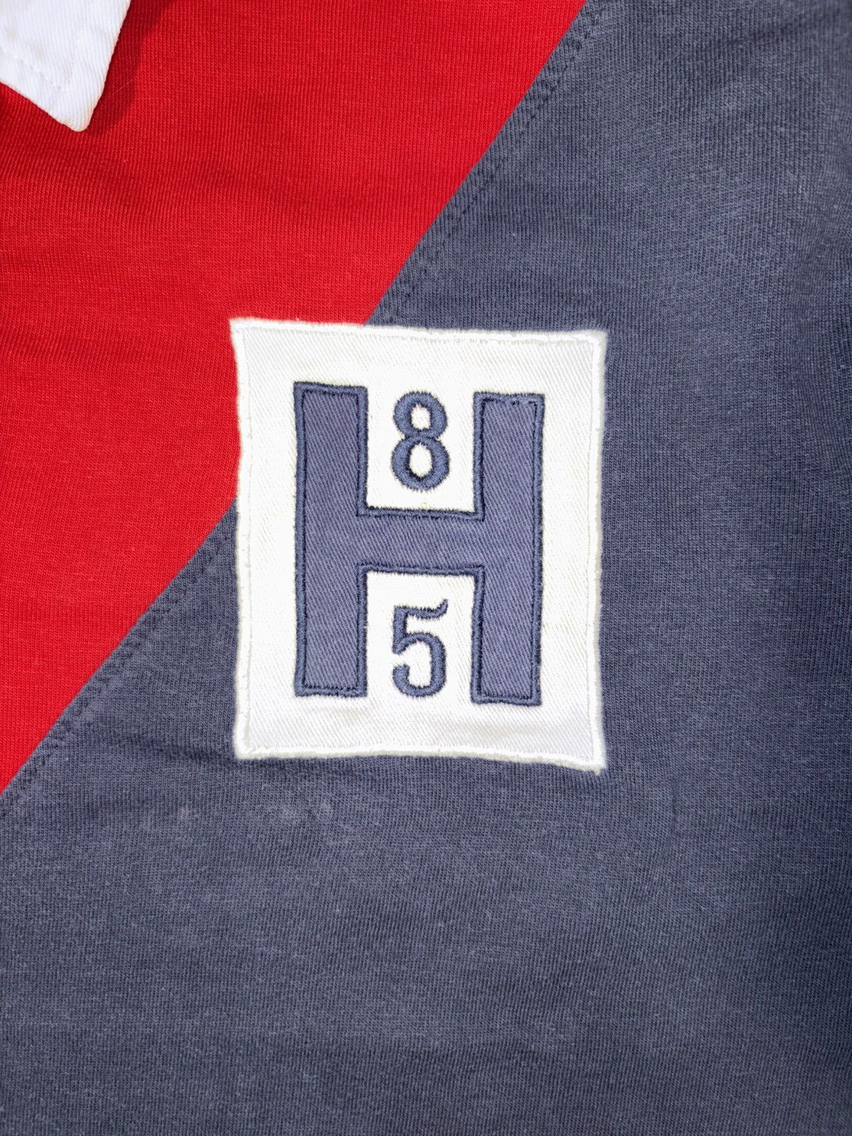 Tommy Hilfiger Vintage Tommy Hilfiger Diagonal Split Rugby Shirt H85 Patch Size US L / EU 52-54 / 3 - 8 Thumbnail