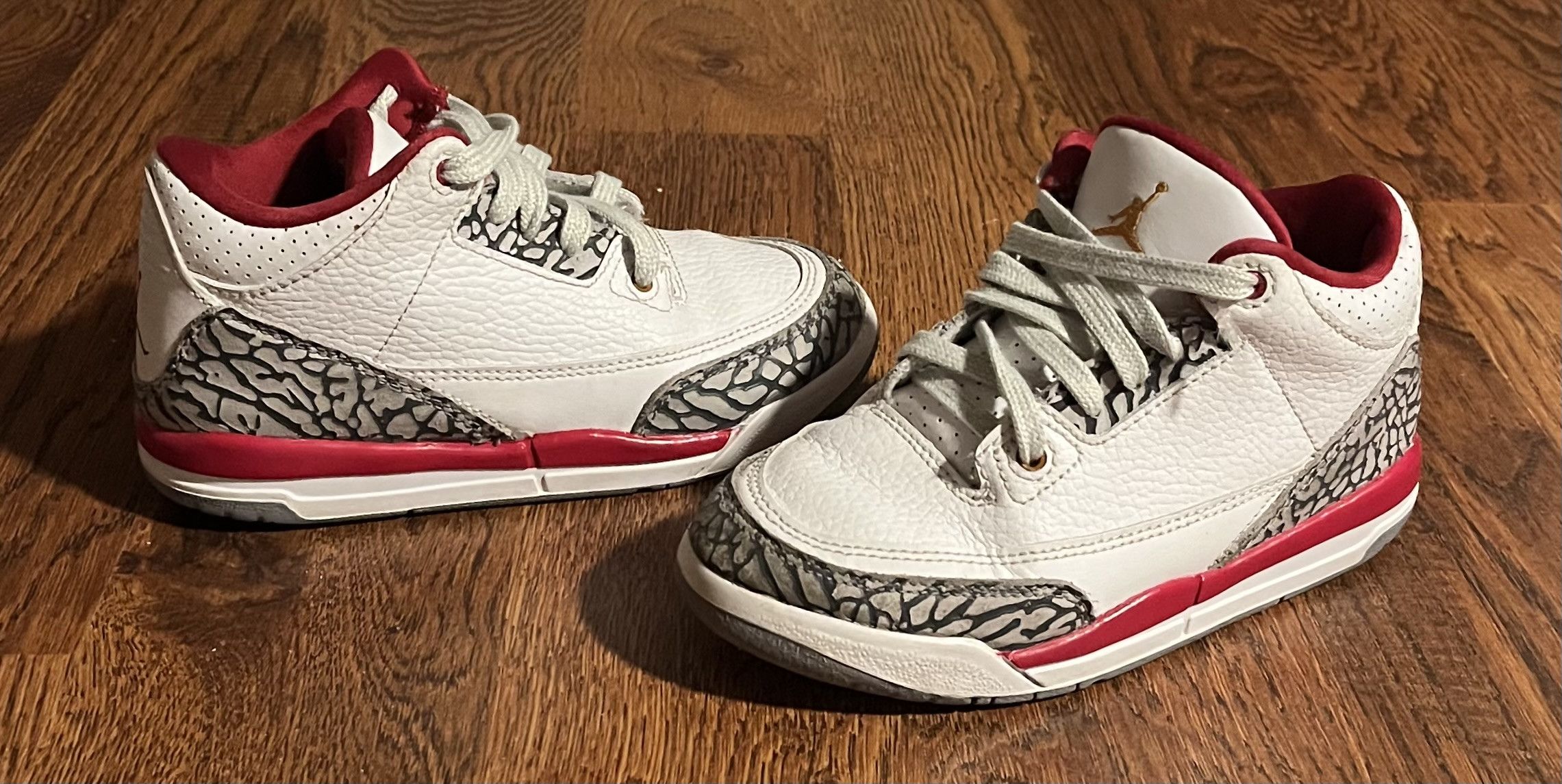 Jordan Brand Jordan 3 Retro Cardinal Toddler Sneakers Size 12.5C Size US 12.5 / EU 45-46 - 1 Thumbnail