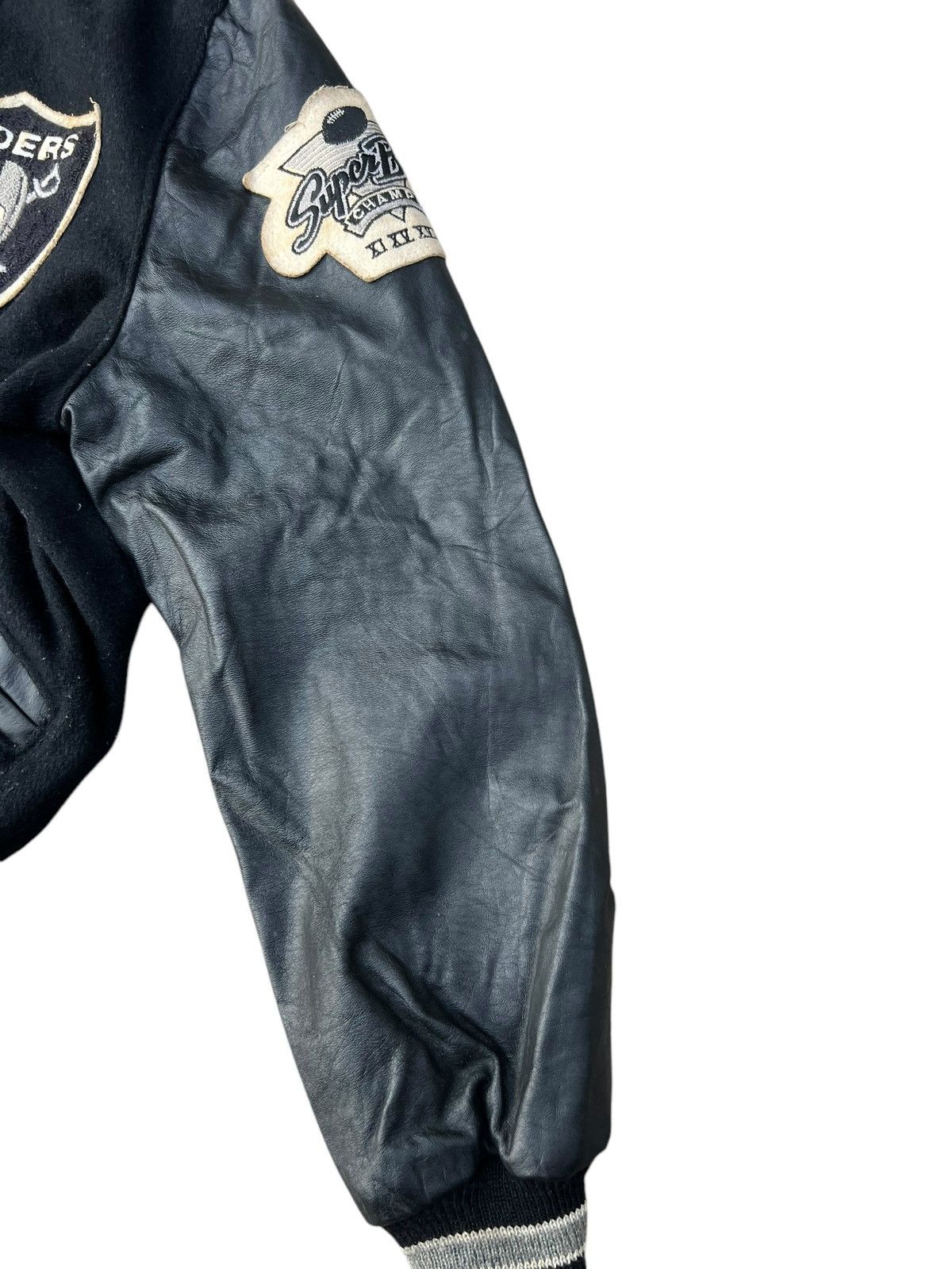 NBA 80s 90s DeLONG Raiders Football Distressed Varsity Jacket Size US L / EU 52-54 / 3 - 12 Thumbnail