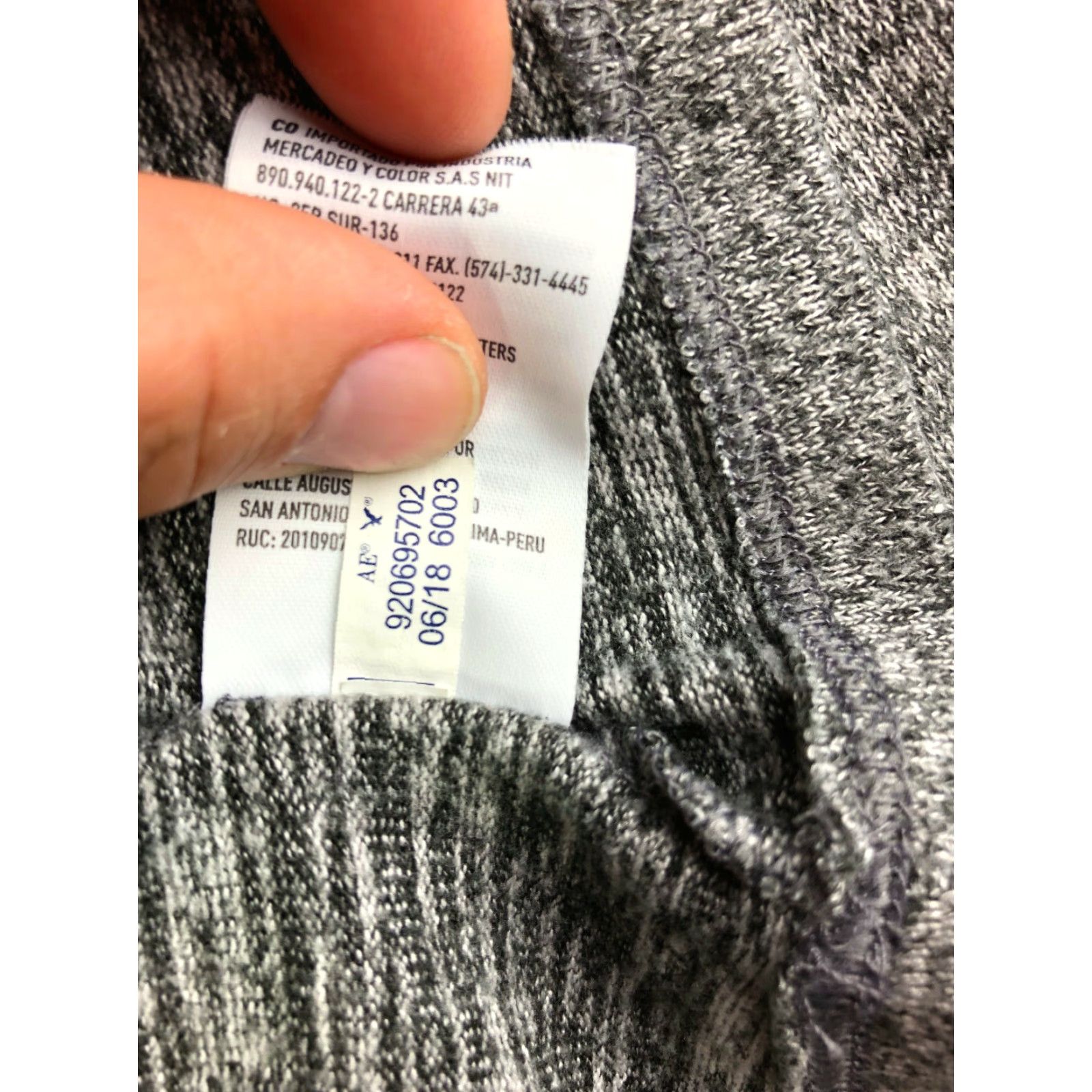American Eagle Outfitters VINTAGE? No — American Eagle Outfitters Soft & Sexy Plush Gray Long Sleeve Pullover Womens XS Shirt Women XS Gray Solid Pullover Casual Size XS / US 0-2 / IT 36-38 - 6 Thumbnail