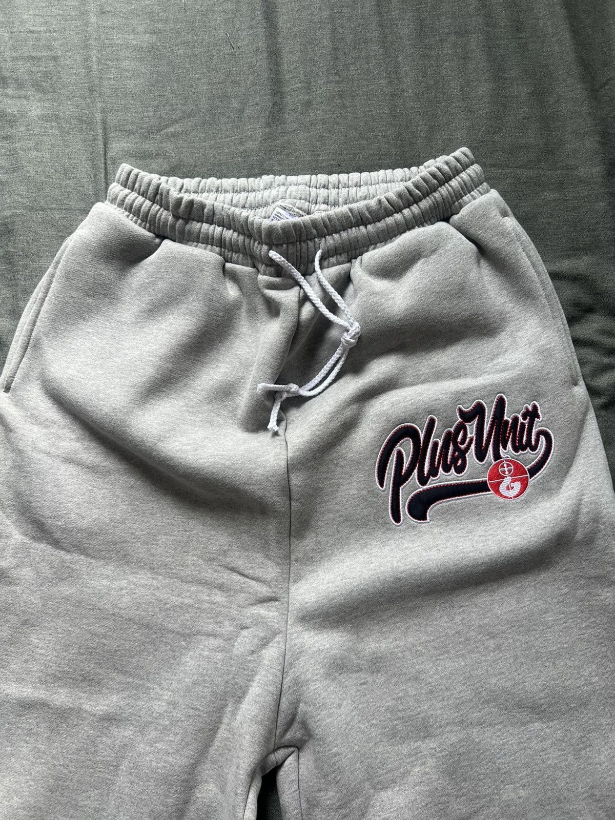 Greedy Unit Greedy Unit Plus One Grey Target Sweatpants Size Medium Size US 32 / EU 48 - 2 Thumbnail