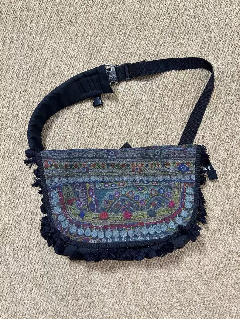 Undercover Undercover 09aw Black fringe gold coin residential style satchel Size ONE SIZE - 1 Thumbnail