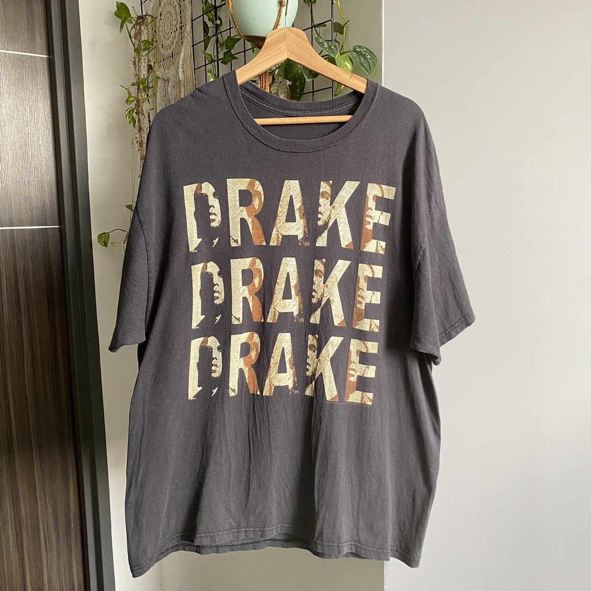 Drake Thrashed Faded Vintage Y2K Drake Rapper ERD GRUNGE TSHIRT Size US XL / EU 56 / 4 - 1 Thumbnail