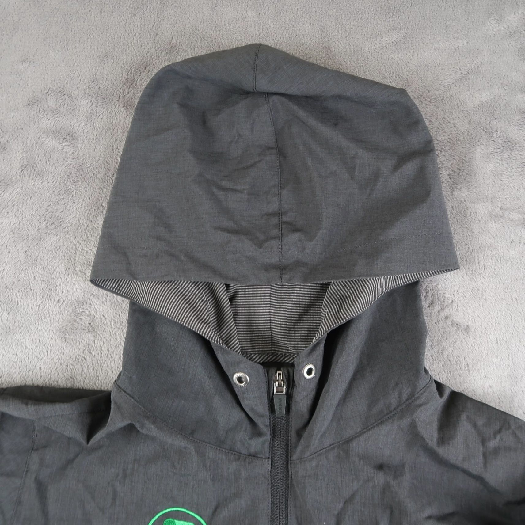 Vuori Vuori Women's S Small Outdoor Trainer Shell Jacket Black Windbreaker, Hooded, Full Zip, Pockets, Lightweight, Athletic, Adult Women, Regular Fit Size S / US 4 / IT 40 - 6 Thumbnail