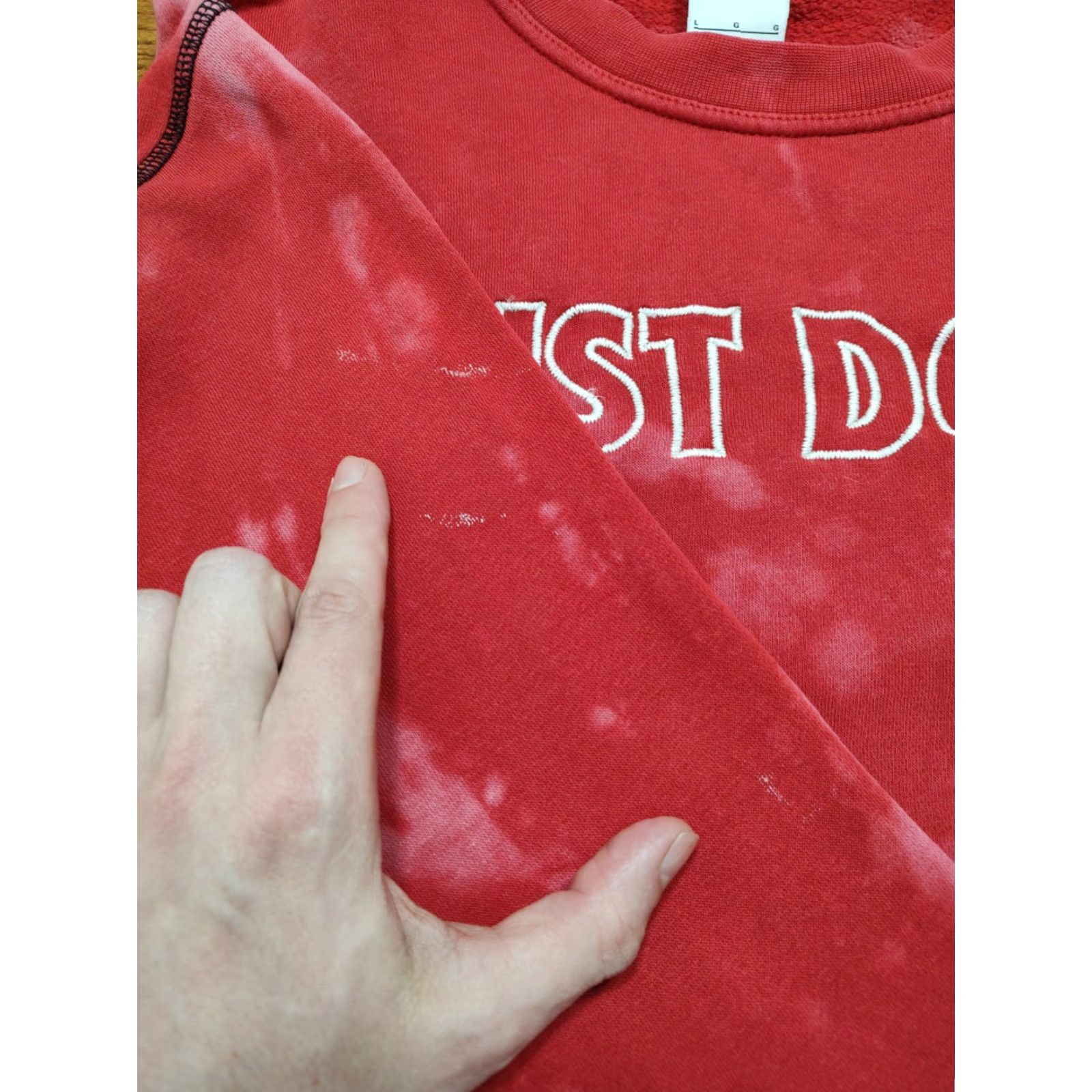 Nike VINTAGE Nike Mens L Lightweight Crewneck Sweatshirt Acid Wash Tie Dye Red Size US L / EU 52-54 / 3 - 5 Thumbnail