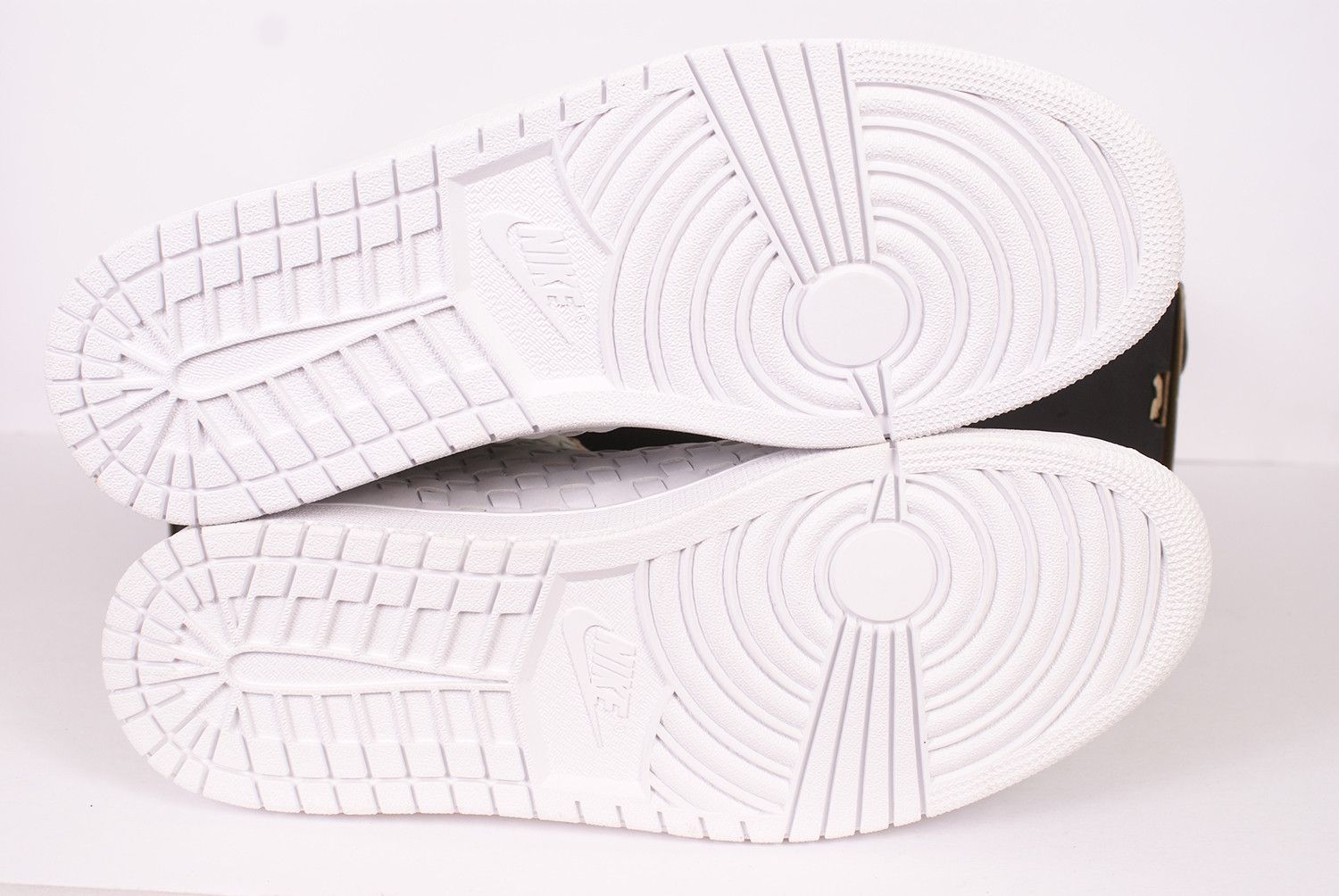 Jordan Brand 2014 Nike Air Jordan Shine WHITE PURE PLATINUM 689480 003 Size US 12 / EU 45 - 8 Thumbnail