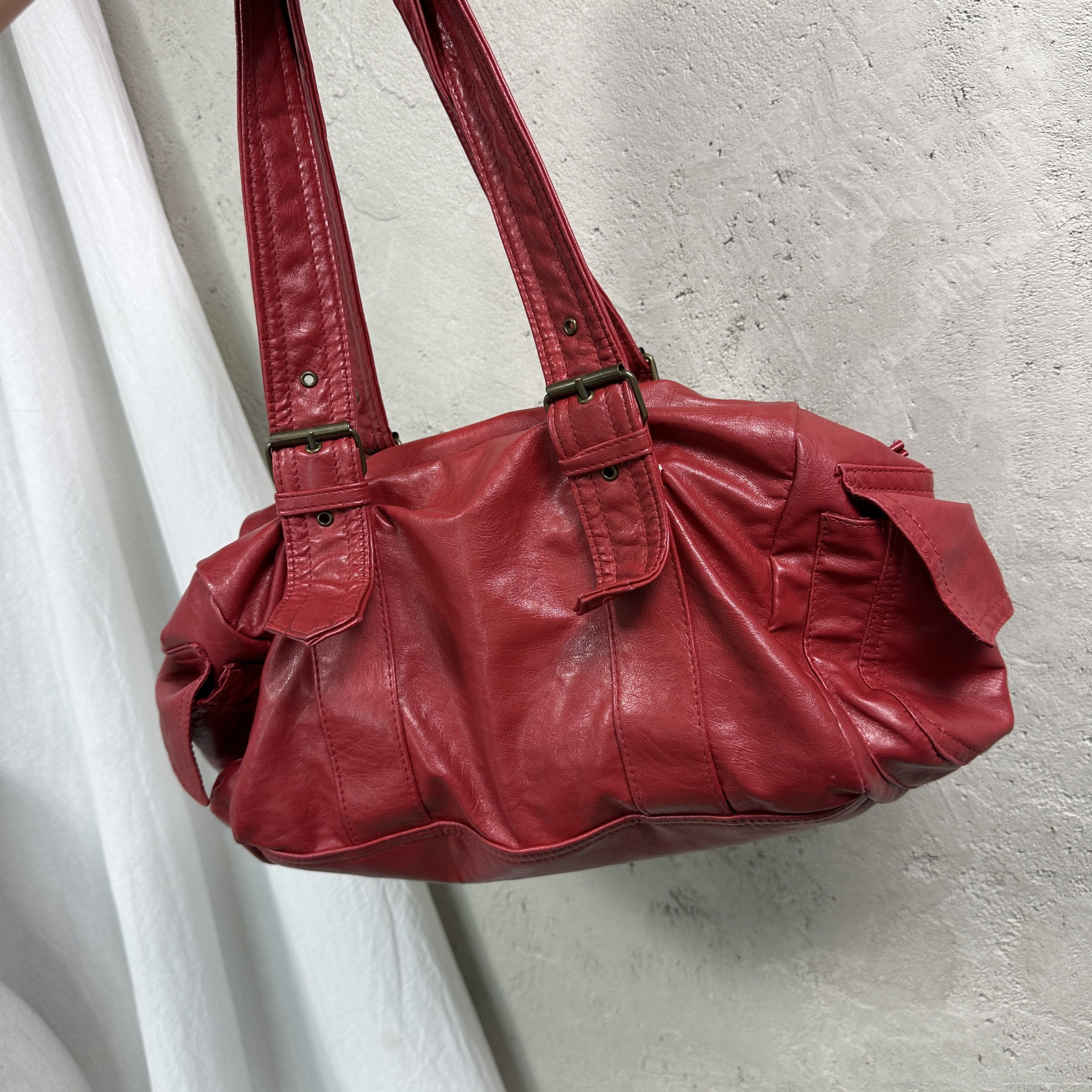 Vintage Vintage Avant Garde Buckled Cherry Red Bag Y2K Size ONE SIZE - 5 Thumbnail