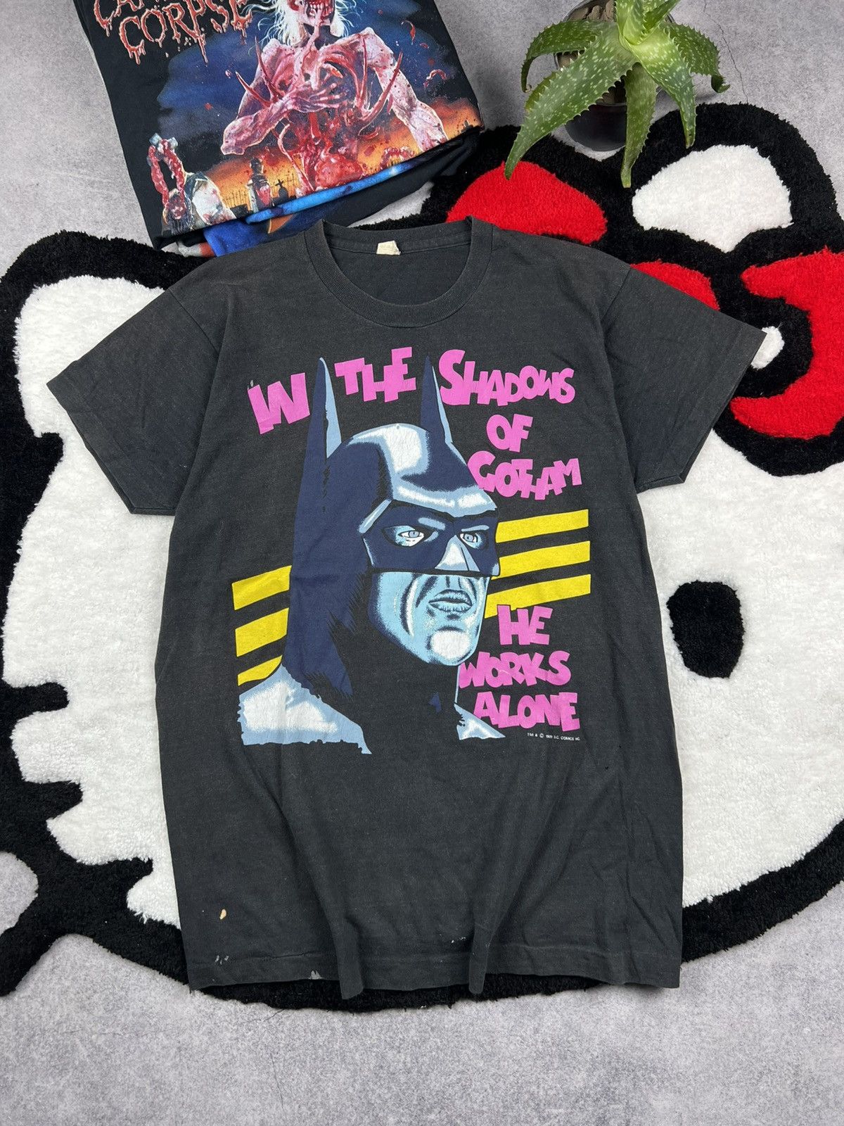 Vintage Vintage Batman 1989 Faded Distressed Gotham Y2K Tee Shirt Size US M / EU 48-50 / 2 - 1 Thumbnail