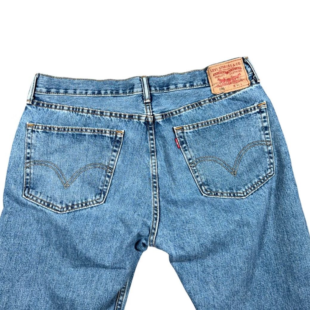 Levi's VINTAGE Levi's 505 Jeans Mens 36x29 Blue Regular Straight Light Wash Denim Y2K Size US 36 / EU 52 - 7 Thumbnail