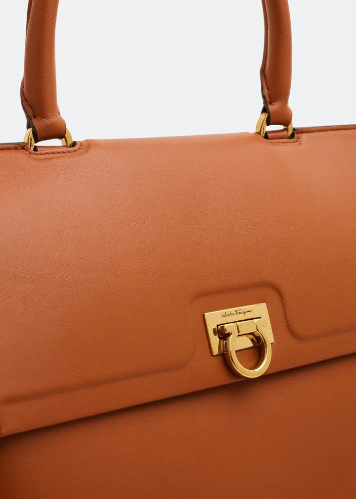 Salvatore Ferragamo o1s1rm0526 Size : OS / Shoulder Bag in Chocolate Brown Size ONE SIZE - 3 Thumbnail