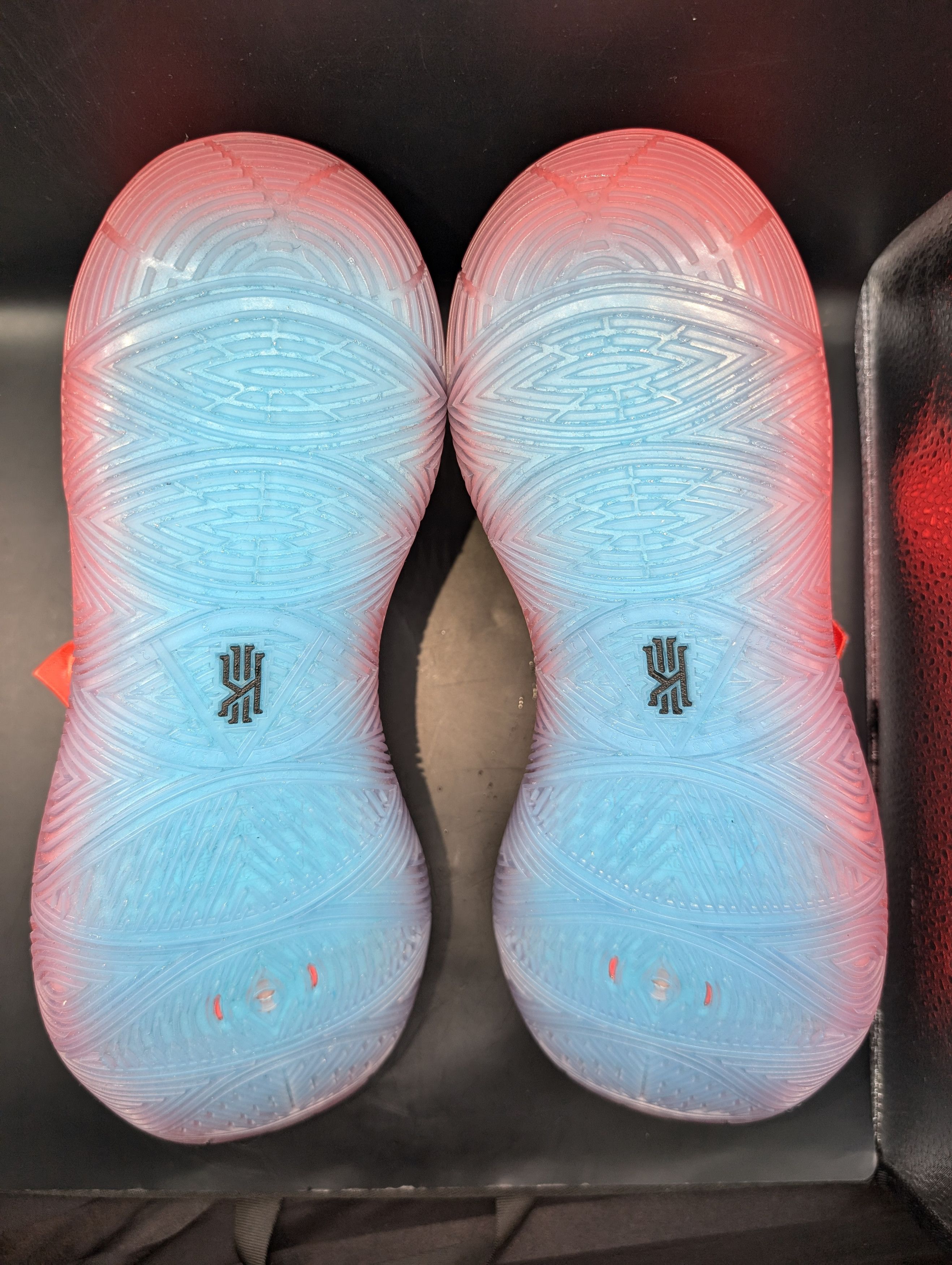 Nike Nike Kyrie 5 WNBA 2019 Unreleased Sample Promo PE Size US 13 / EU 46 - 5 Thumbnail