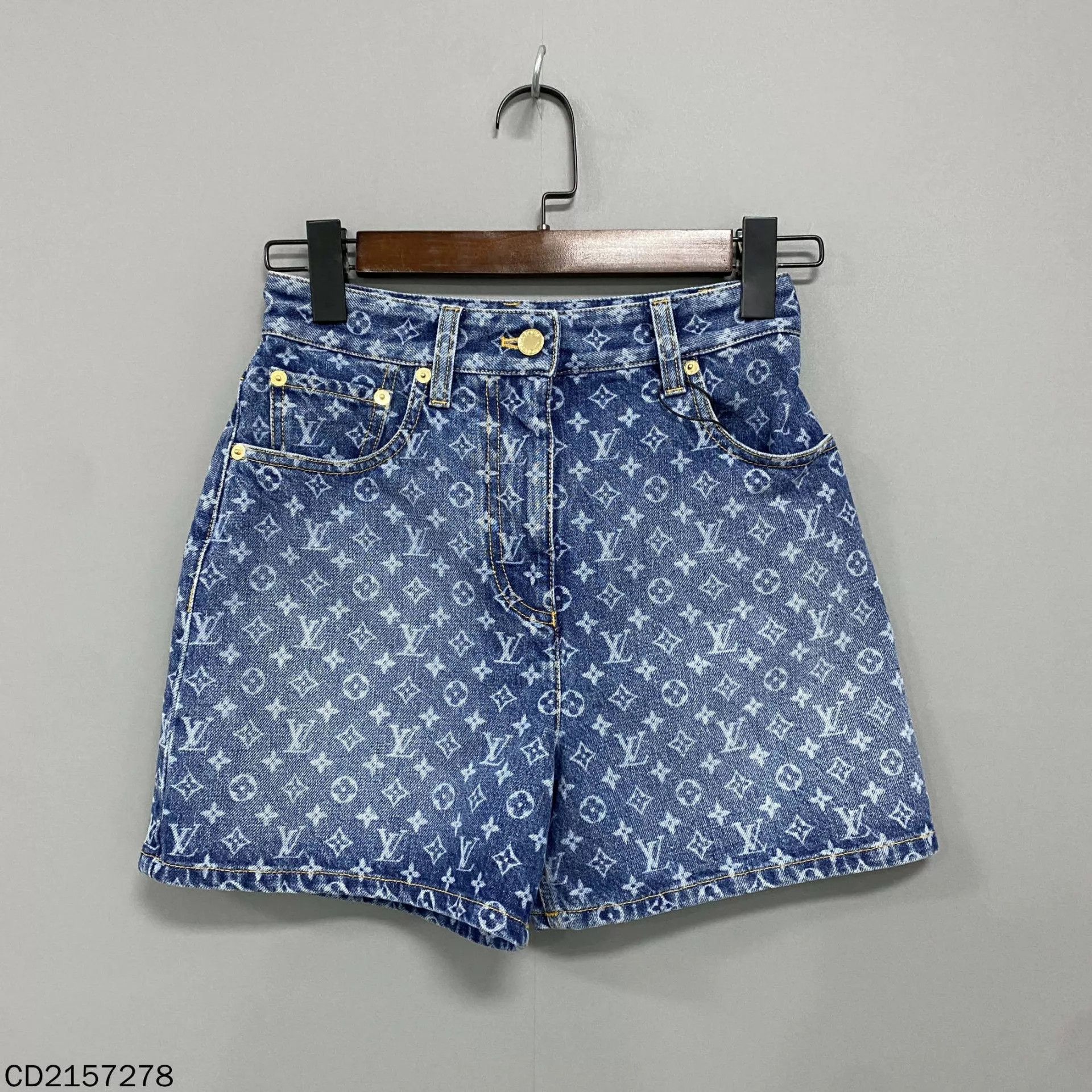 Louis Vuitton LV 25ss Monogram All-Over Print Denim Short 34 99N Size 25" / US 0 / IT 36 - 3 Thumbnail