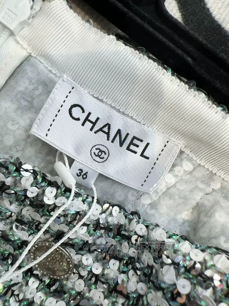 Chanel Chanel 23p preview series green and white sequin embroider Size 24" / US 00 / IT 34 - 5 Thumbnail