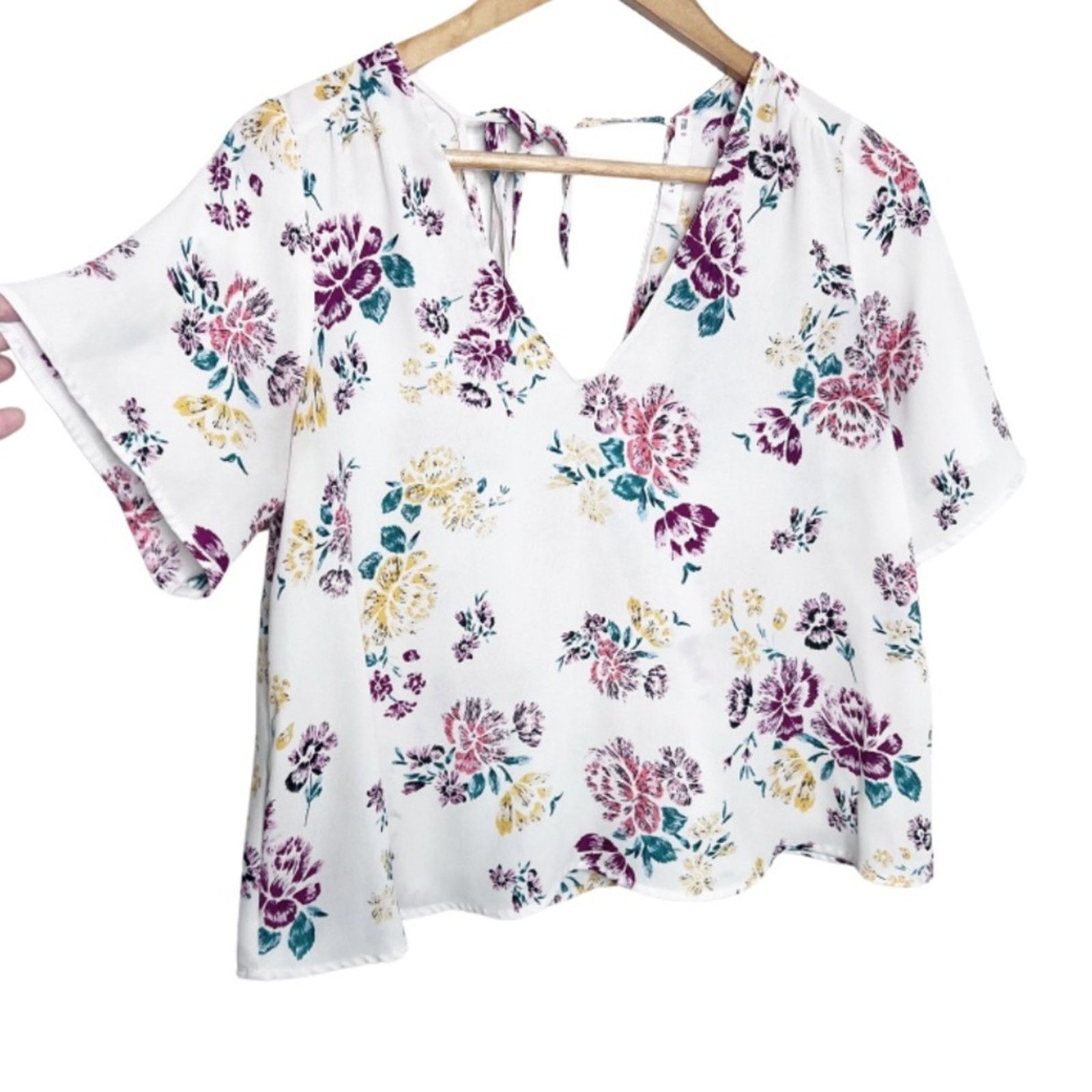 Other Lush Women's Floral V-Cut Front Flowy Boho Cropped Blouse Size S / US 4 / IT 40 - 3 Thumbnail