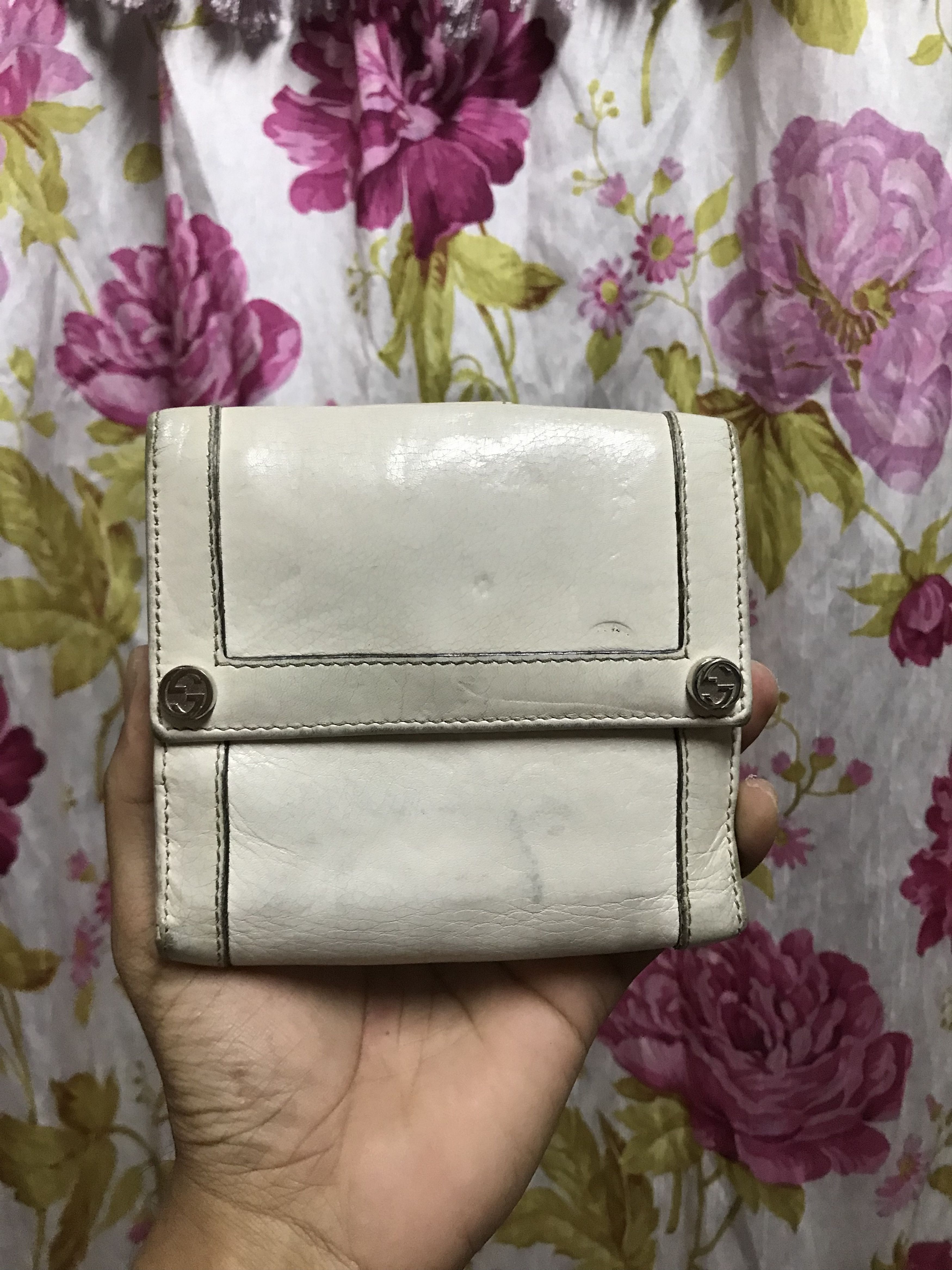 Gucci Authentic Gucci Wallet Vintage Size ONE SIZE - 1 Thumbnail