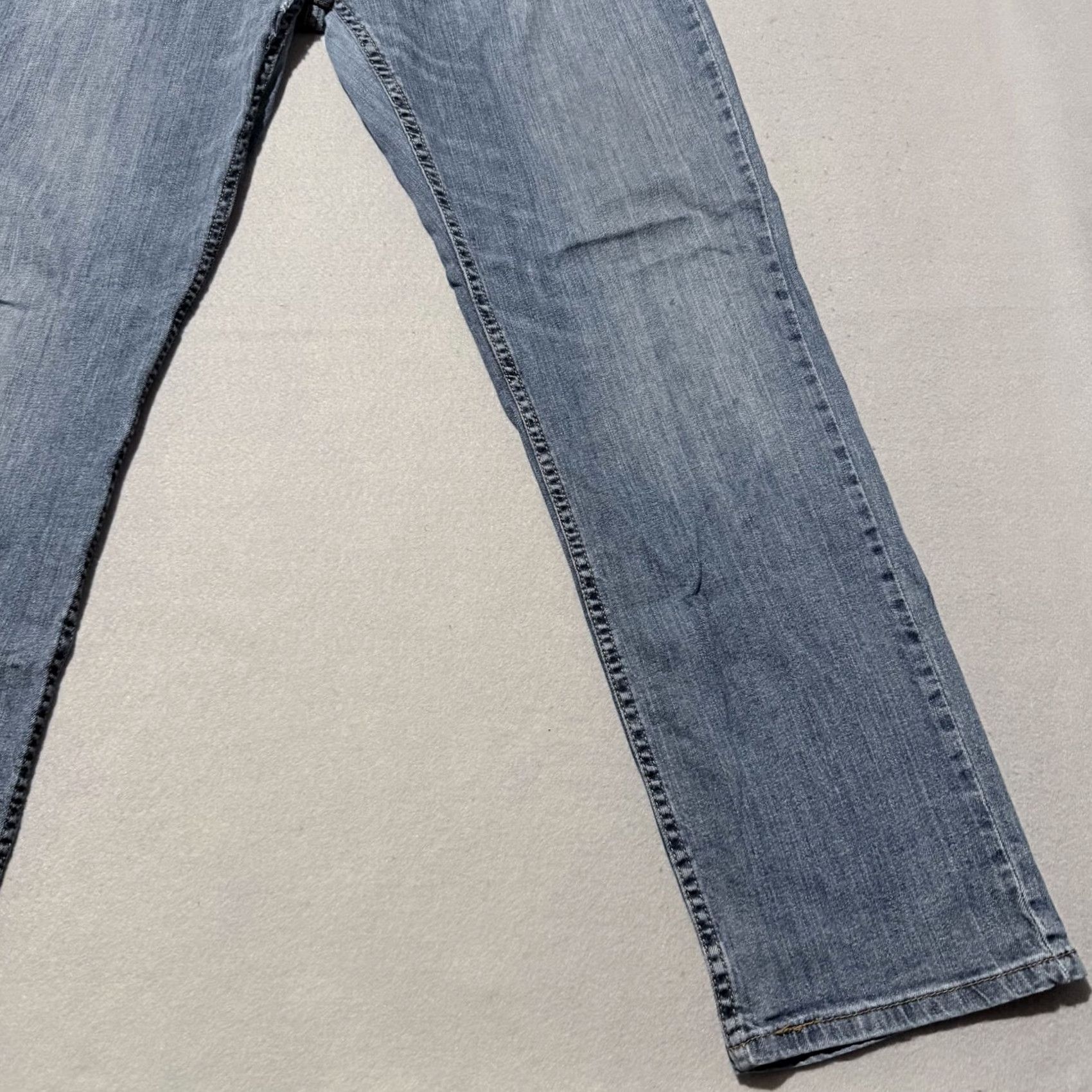 Levi's Levi's 559 Jeans Mens 38x32 Blue Denim Mid Rise Classic Straight Zip Fly - Flaws Jeans Mens Blue 559 38x32 Mid Rise Straight Zip Fly Flaws Size US 38 / EU 54 - 6 Thumbnail