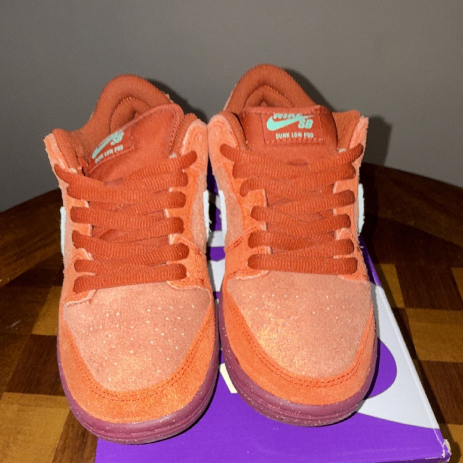 Nike Nike SB Dunk Low Pro PRM Mystic Red/Emerald Rise Suede Women Size US 5 / EU 37 - 6 Thumbnail