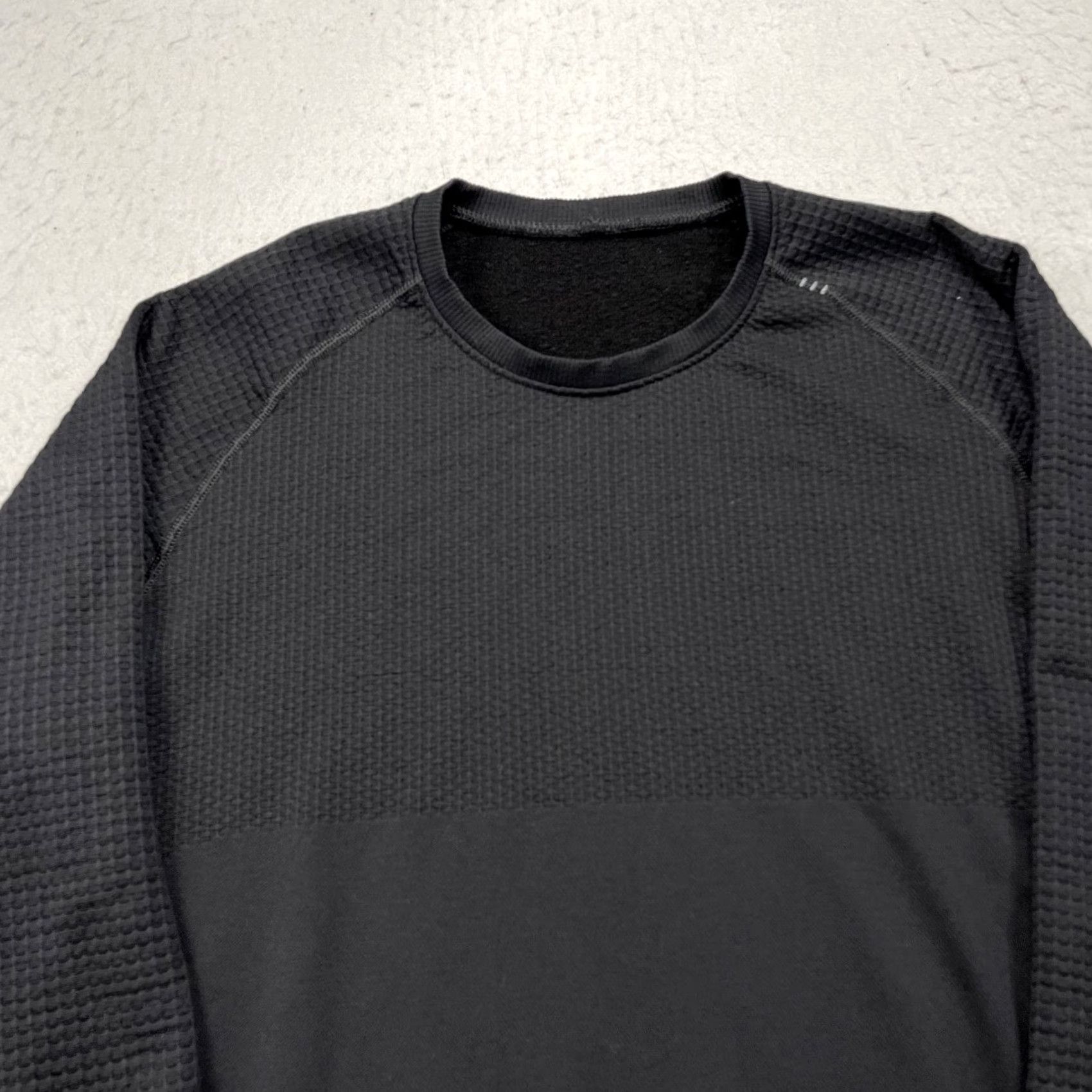 Lululemon Lululemon Sweatshirt Mens XL Black Engineered Warmth Crewneck Pullover Gym Size US XL / EU 56 / 4 - 2 Thumbnail