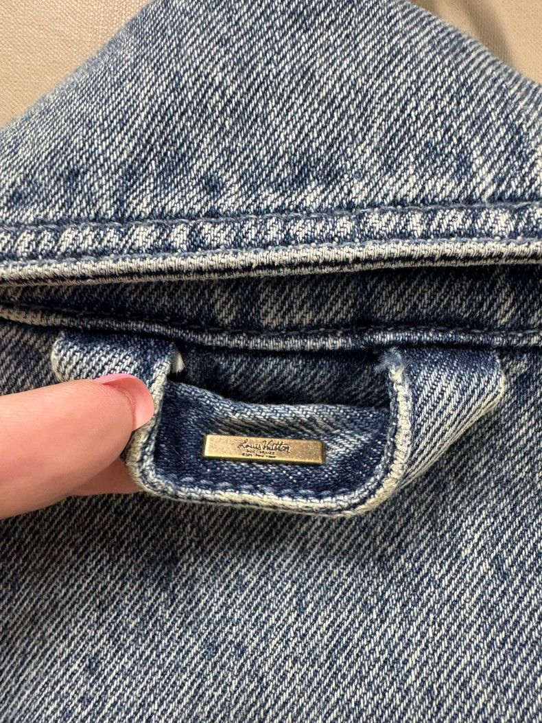 Louis Vuitton Louis Vuitton Washed blue embossed presbyopic logo denim s Size US M / EU 48-50 / 2 - 6 Thumbnail