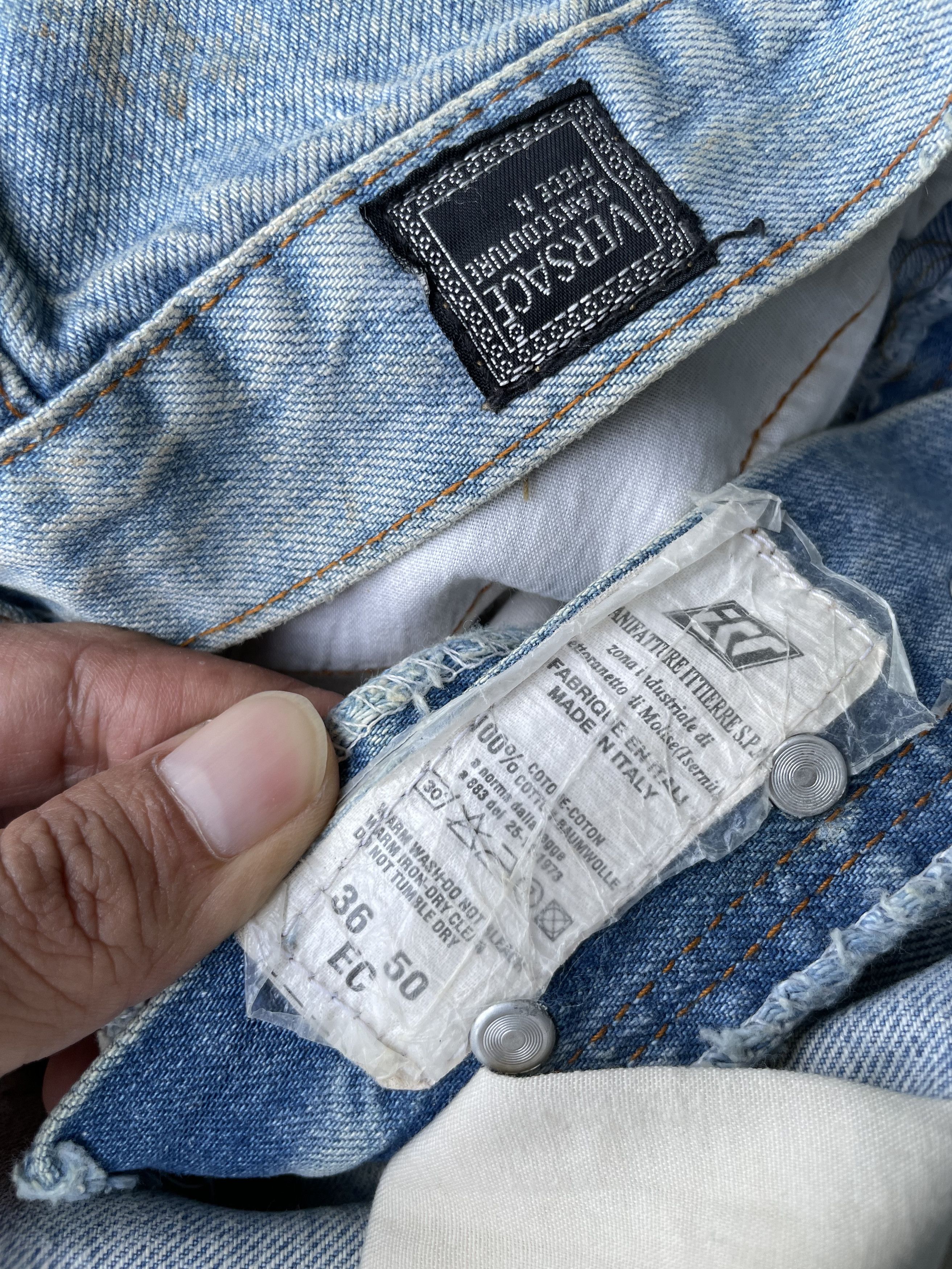 Versace Jeans Couture Vintage Versace Jeans Couture Light Washed Denim Size US 32 / EU 48 - 9 Thumbnail