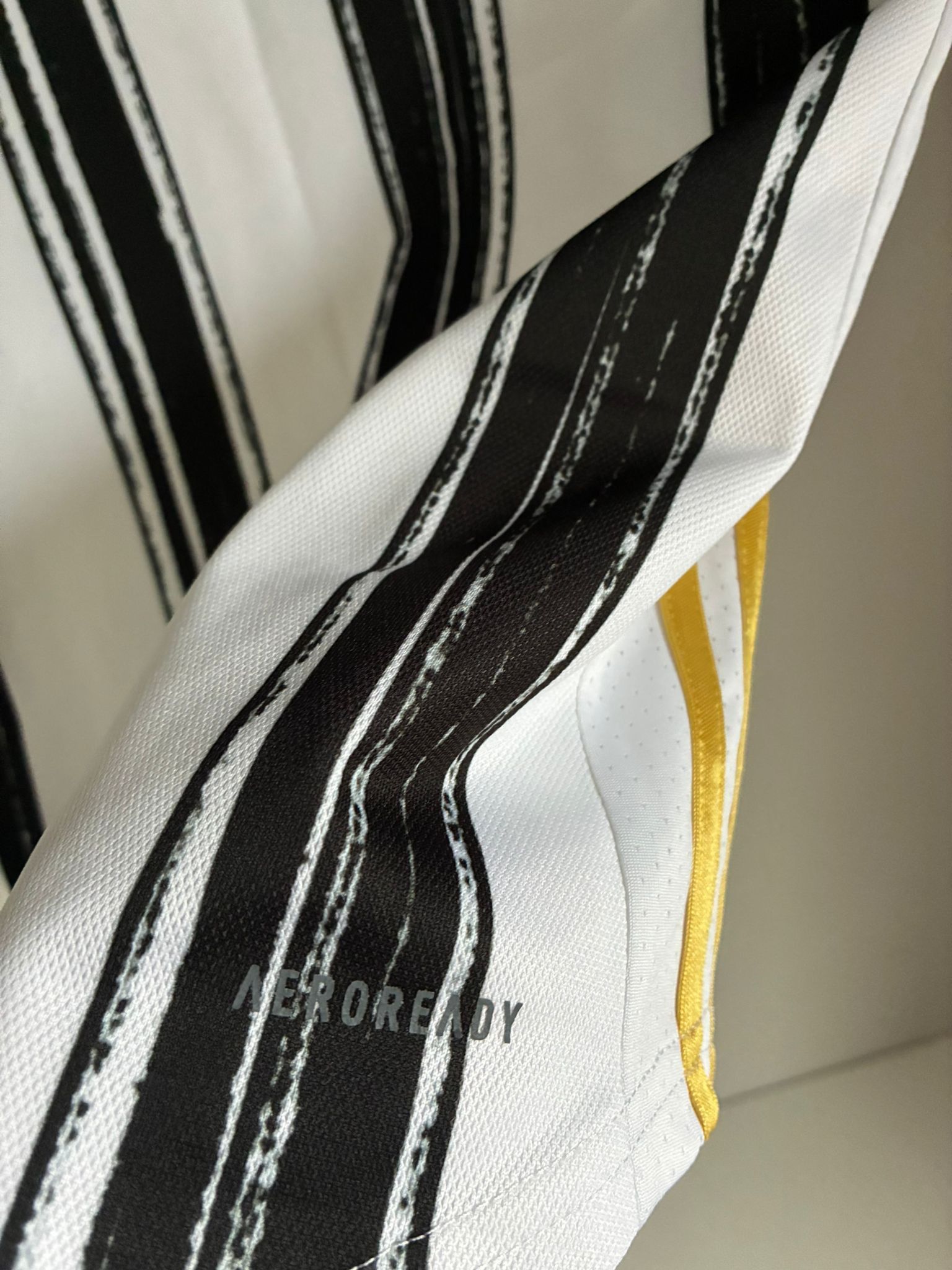Adidas Jersey Football Adidas Juventus Turyn rare Italy fifa Size US XS / EU 42 / 0 - 5 Thumbnail