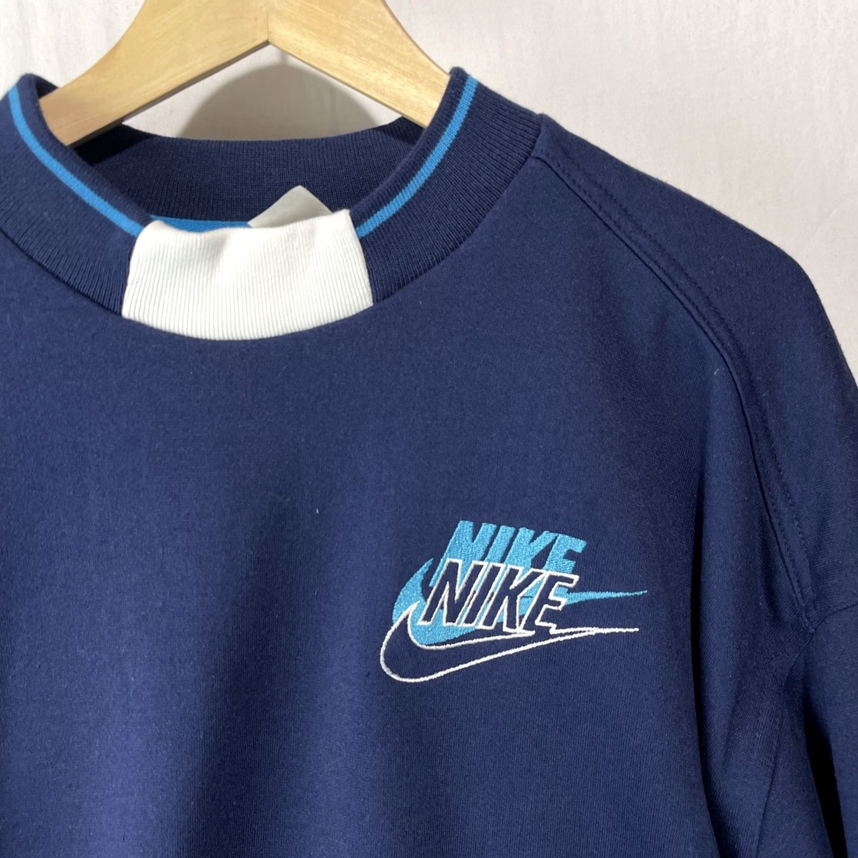 Nike VINTAGE Nike Sweatshirt Mens Large Navy Blue Long Sleeve Pullover 90s Shirt Size US L / EU 52-54 / 3 - 3 Thumbnail