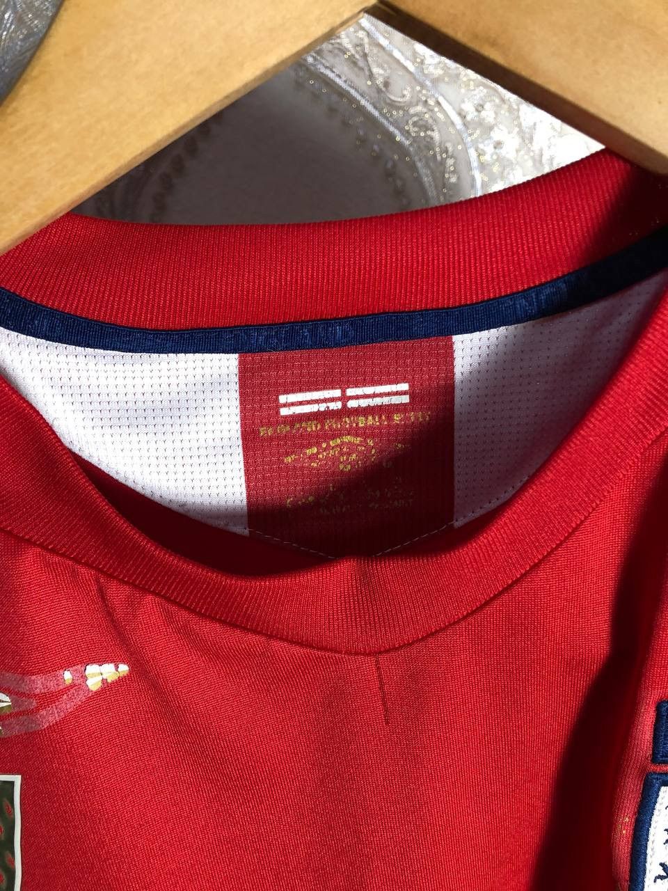 Umbro VINTAGE UMBRO ENGLAND LIVERPOOL SOCCER JERSEY RETRO Y2K 90s Size US L / EU 52-54 / 3 - 5 Thumbnail