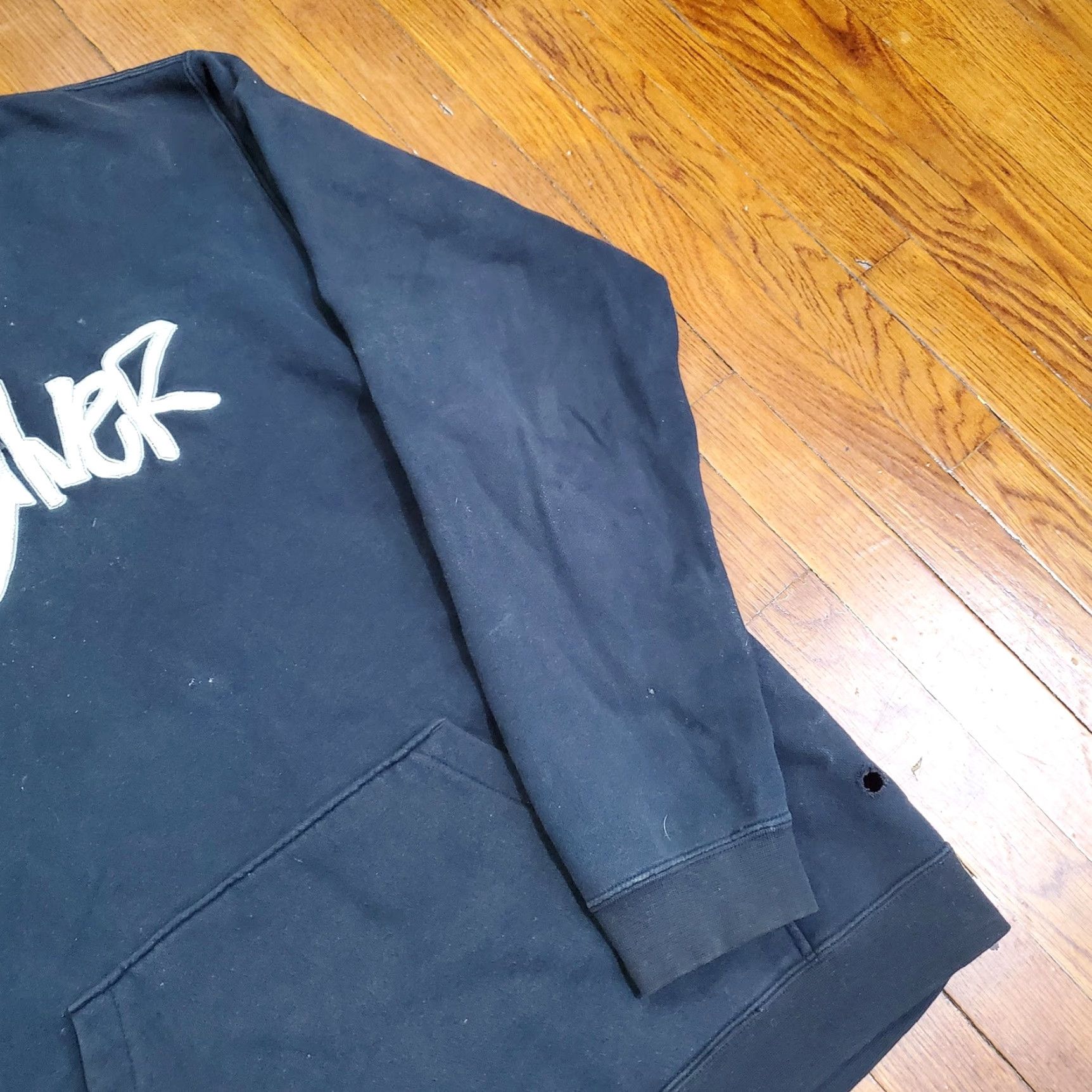 Quiksilver VINTAGE Quiksilver Hoodie Mens M Black Pullover Fleece Sweatshirt Logo 90s Gothic Outdoor Sports Graphic Print Kangaroo Pocket Size US M / EU 48-50 / 2 - 3 Thumbnail