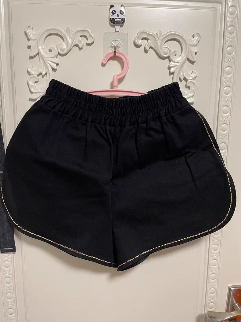Fendi Fendi Shorts with Back Pocket Logo - dmc Size US 30 / EU 46 - 1 Thumbnail