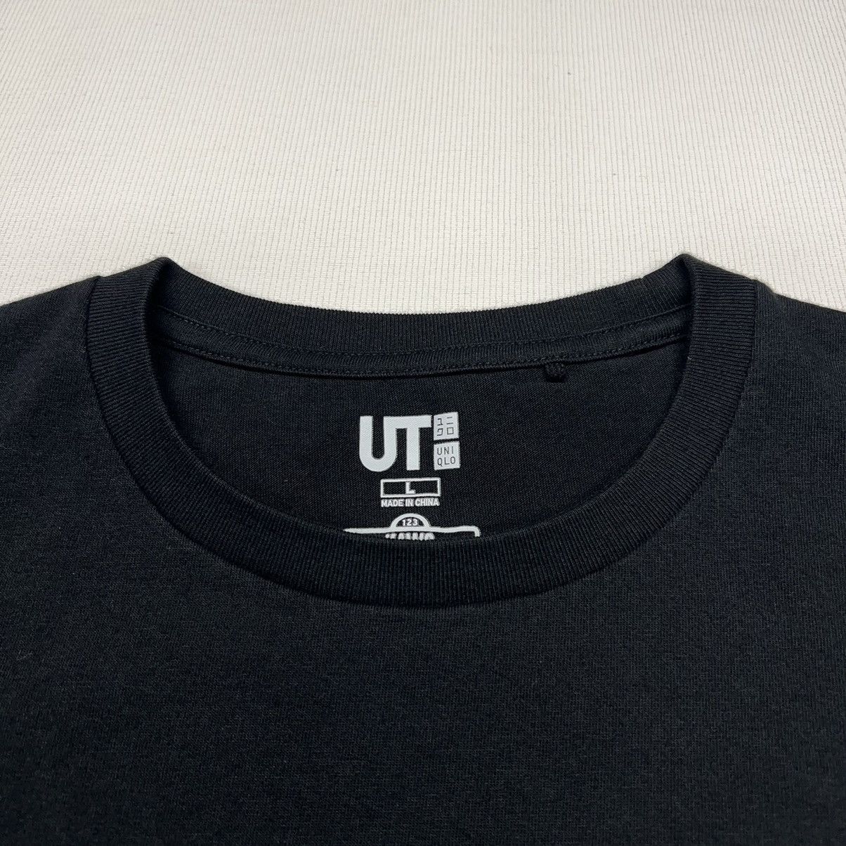 Kaws × Uniqlo Uniqlo Kaws Tee Shirt Black Sesame Street Elmo Figure Size US L / EU 52-54 / 3 - 2 Thumbnail