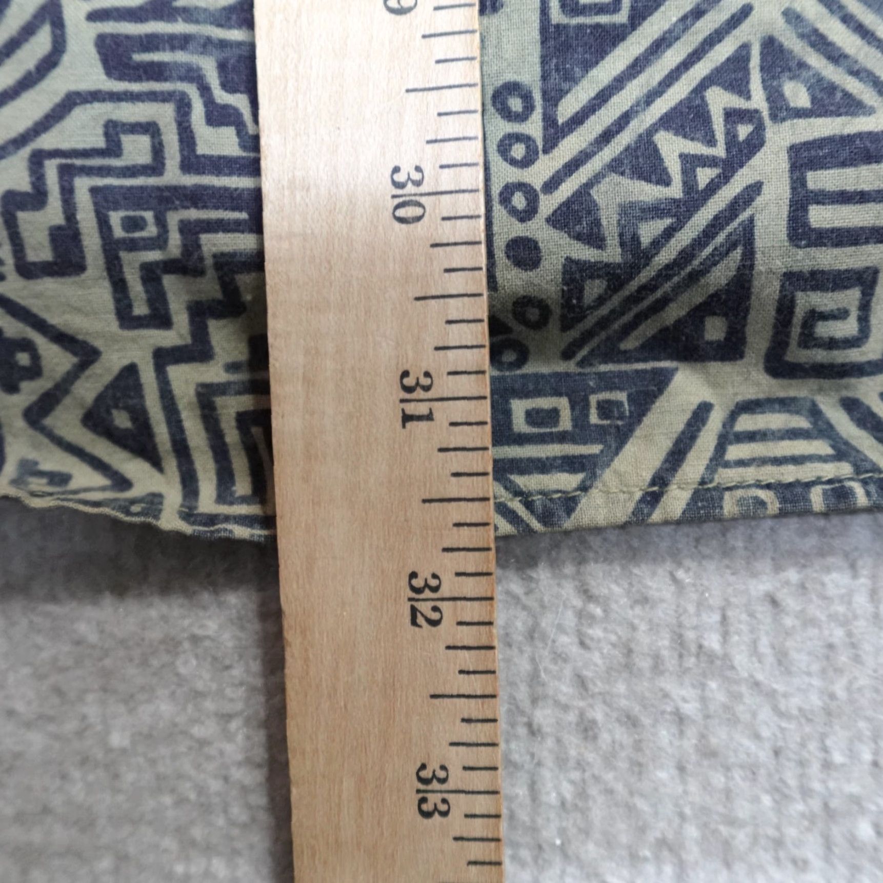 Vintage VINTAGE American Vintage Guess Shirt Geometric Southwestern Print Button-Up Long Sleeve Collared Cotton Green Beige L Mens Size US L / EU 52-54 / 3 - 7 Thumbnail