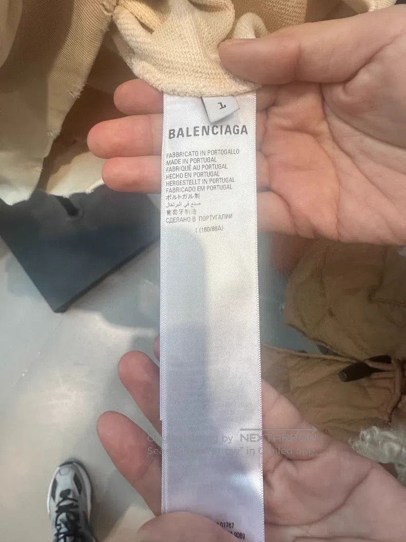 Balenciaga Balenciaga Distressed Logo Hoodie Size US S / EU 44-46 / 1 - 5 Thumbnail