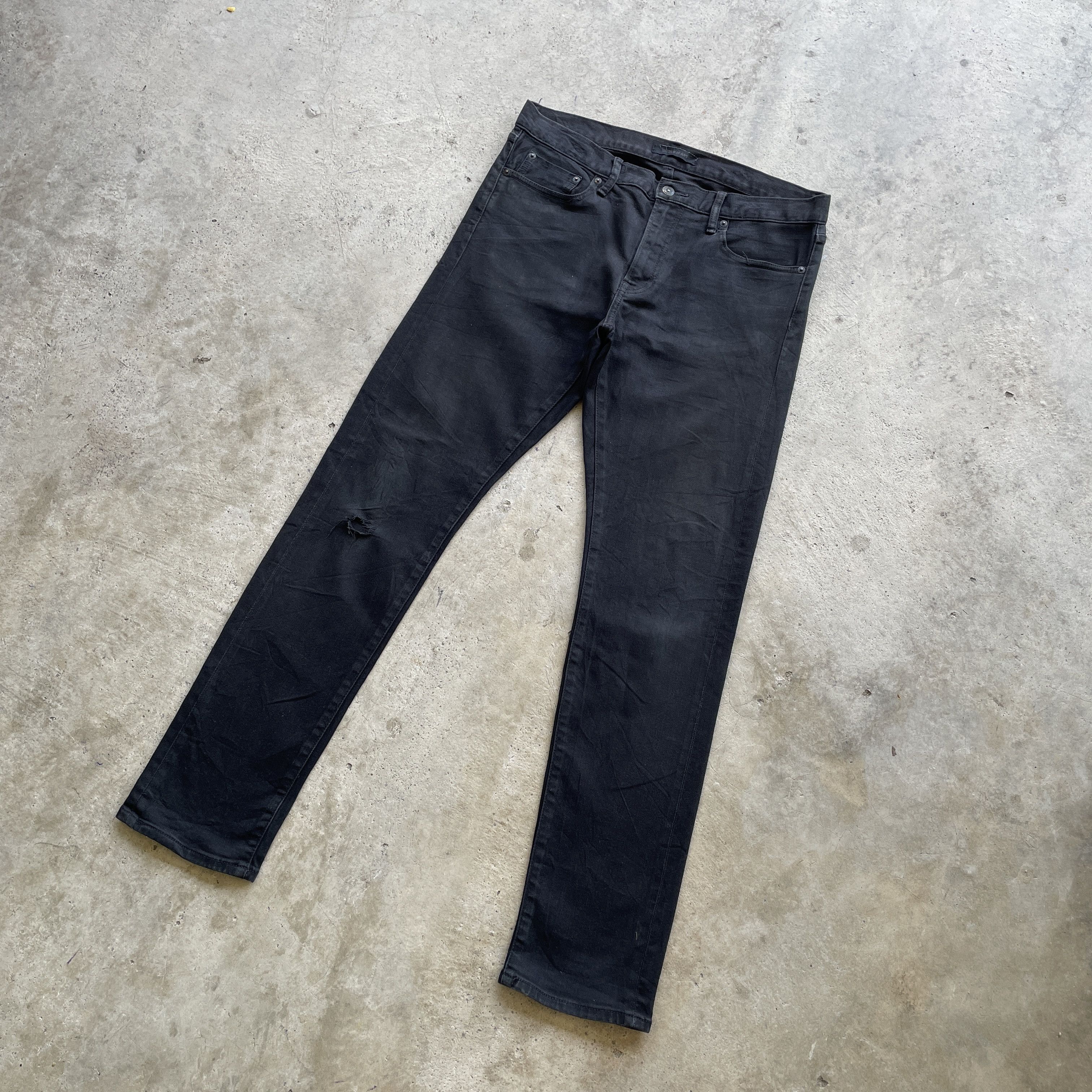 Japanese Brand Vintage Japanese Black Skinny Jeans Distressed Denim Pants Size US 34 / EU 50 - 1 Thumbnail