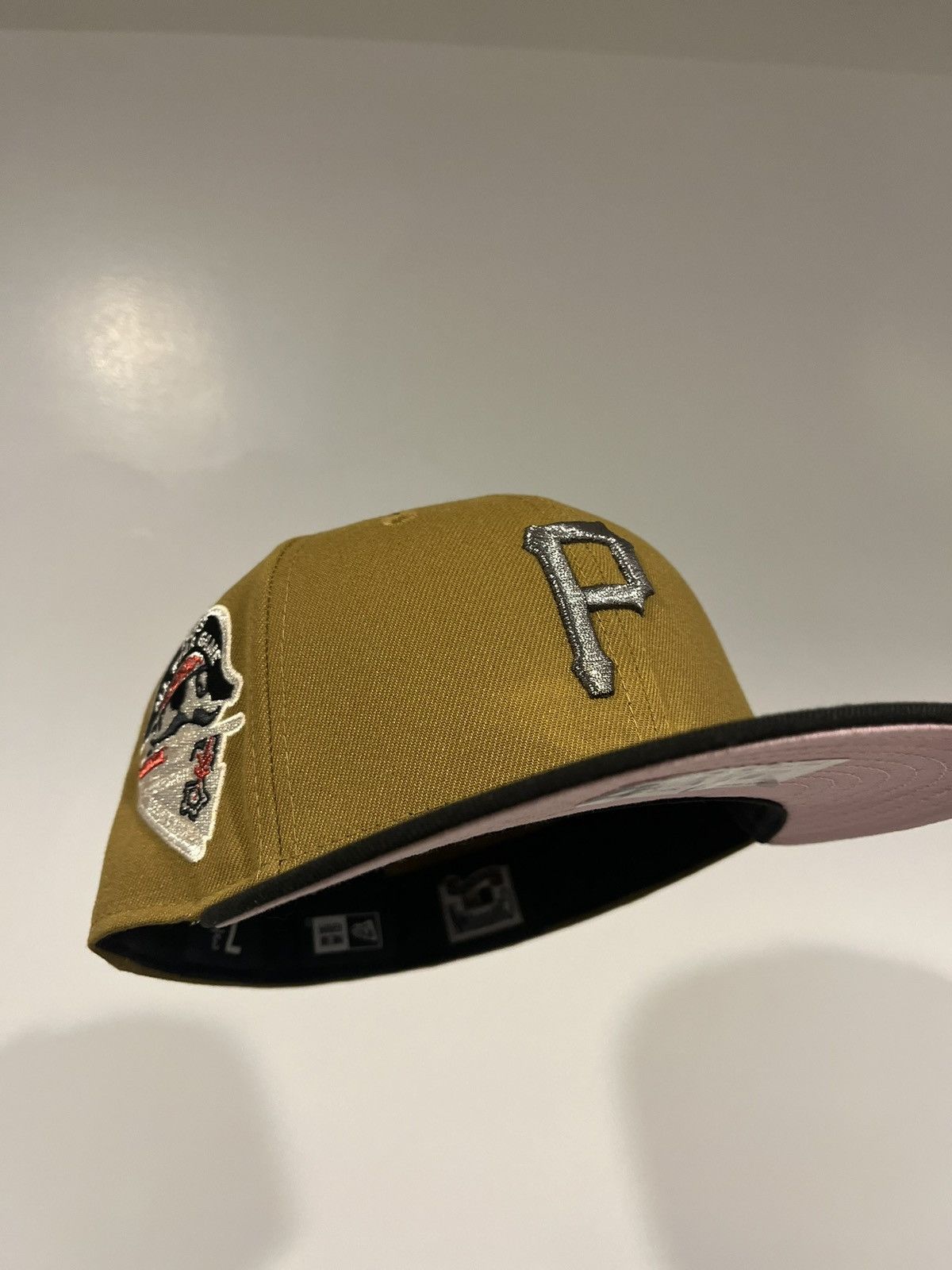 image of Hat Club x Mlb Hatclub Noho Exclusive Perfect Pittsburgh Pirates Pinky Fnf in Mustard, Men's