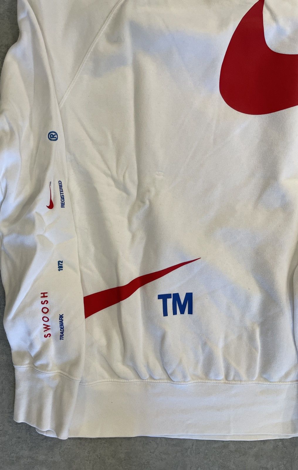 Nike Nike Swoosh red crewneck Size US L / EU 52-54 / 3 - 6 Thumbnail